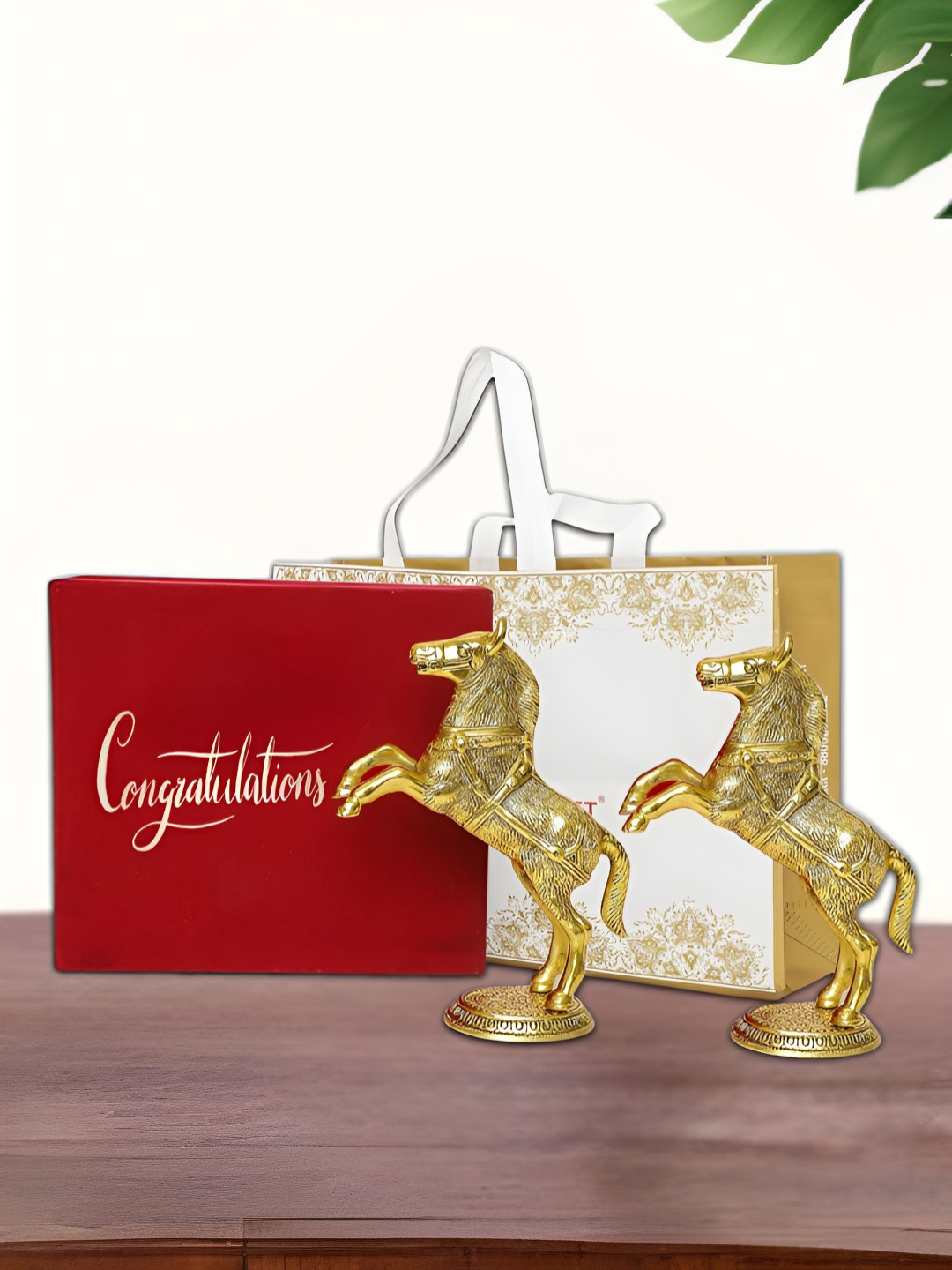 INTERNATIONAL GIFT Gold Plated 2 Pieces Horse Statue With Velvet Box And Bag