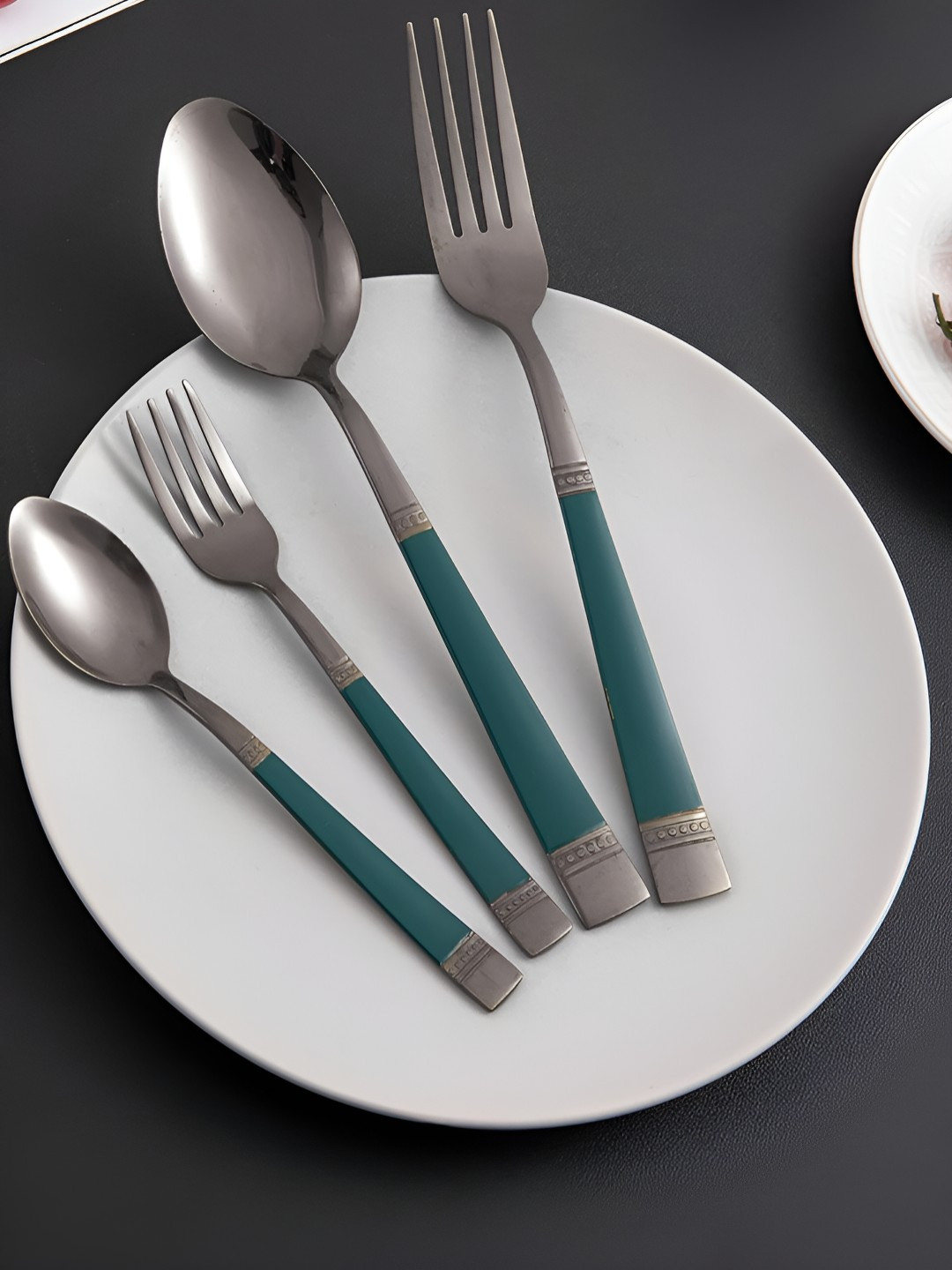 HOKIPO Black & Green 24 Pieces Stainless Steel Cutlery Set With Luxury Gift box