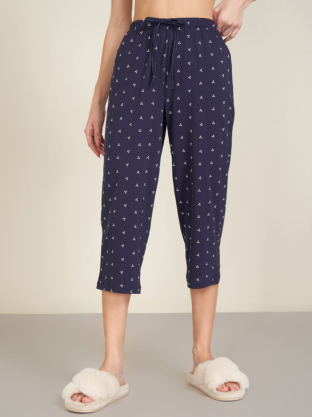 Dreamz by Pantaloons Women Printed Low-Rise Drawstring Pure Cotton Capris