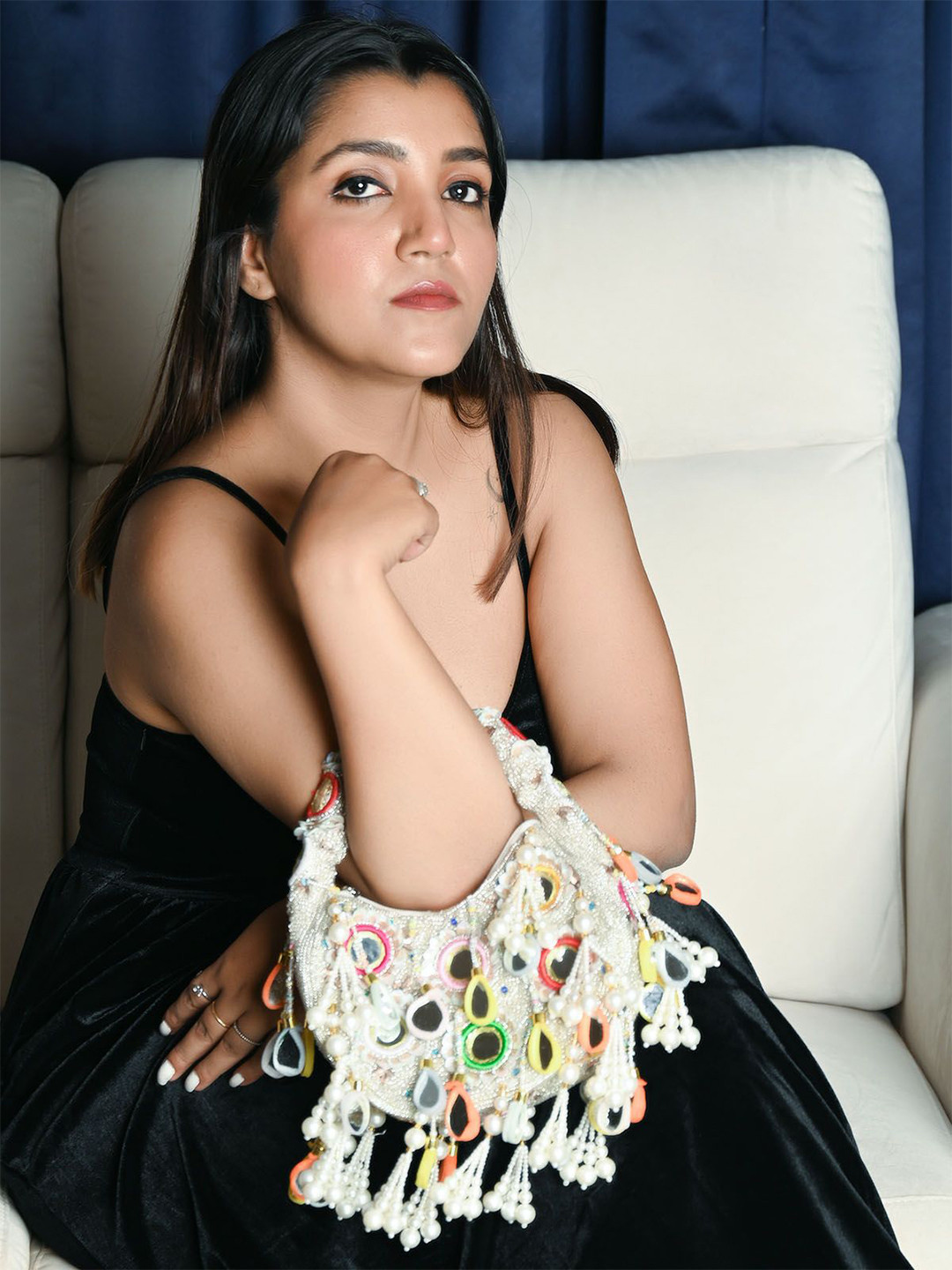 ODETTE Women Embellished Lace Inserts Handheld Bag