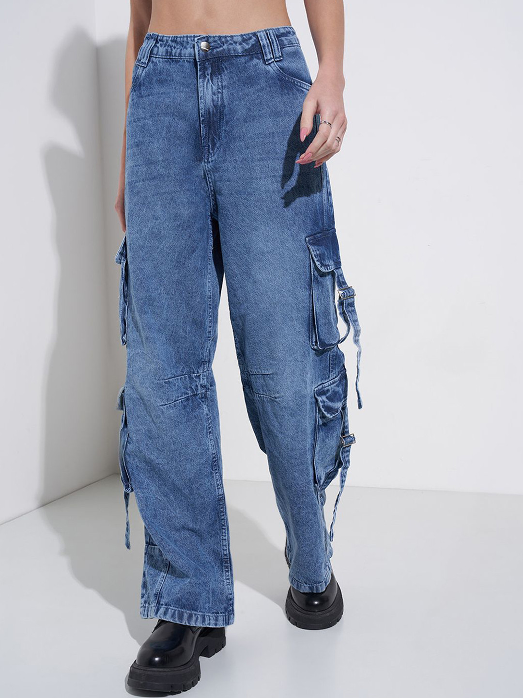 SF JEANS by Pantaloons Women Relaxed Fit High-Rise Heavy Fade Cotton Cargo Styles Jeans