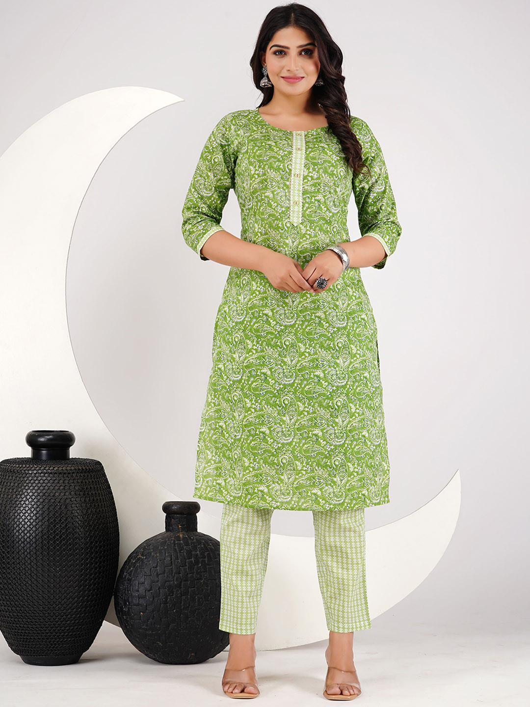 Moajaza Floral Printed Round Neck Pure Cotton Kurta with Trousers