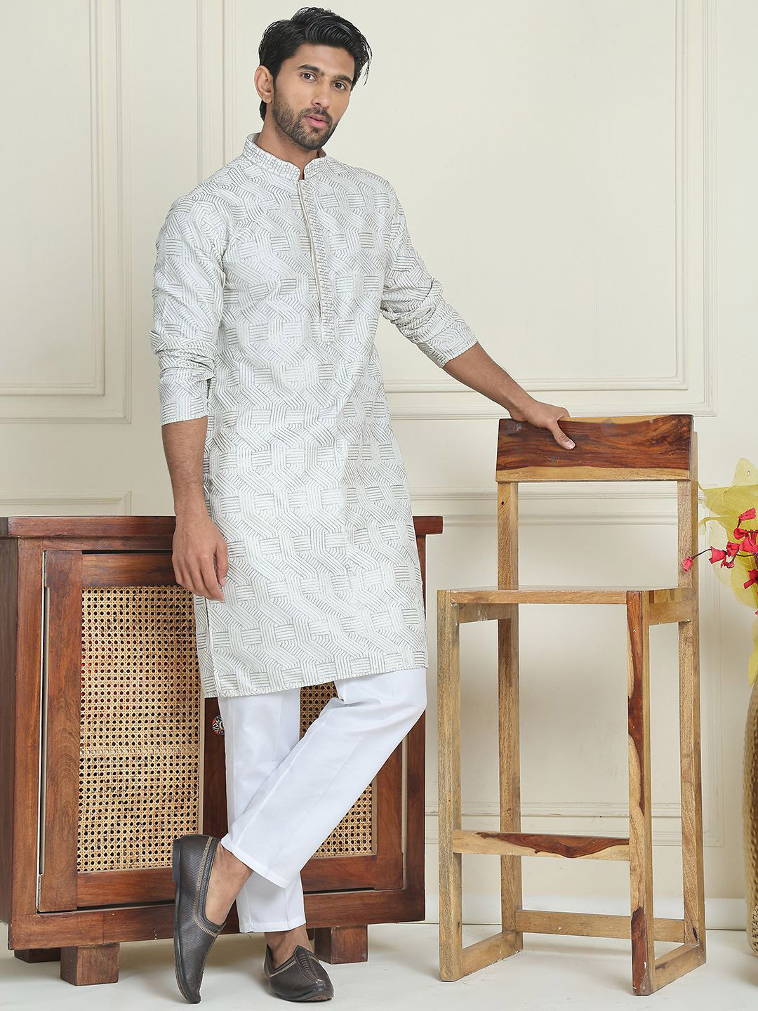 Anouk Silver-Toned Geometric Embroidered Mandarin Collar Straight Kurta With Trousers