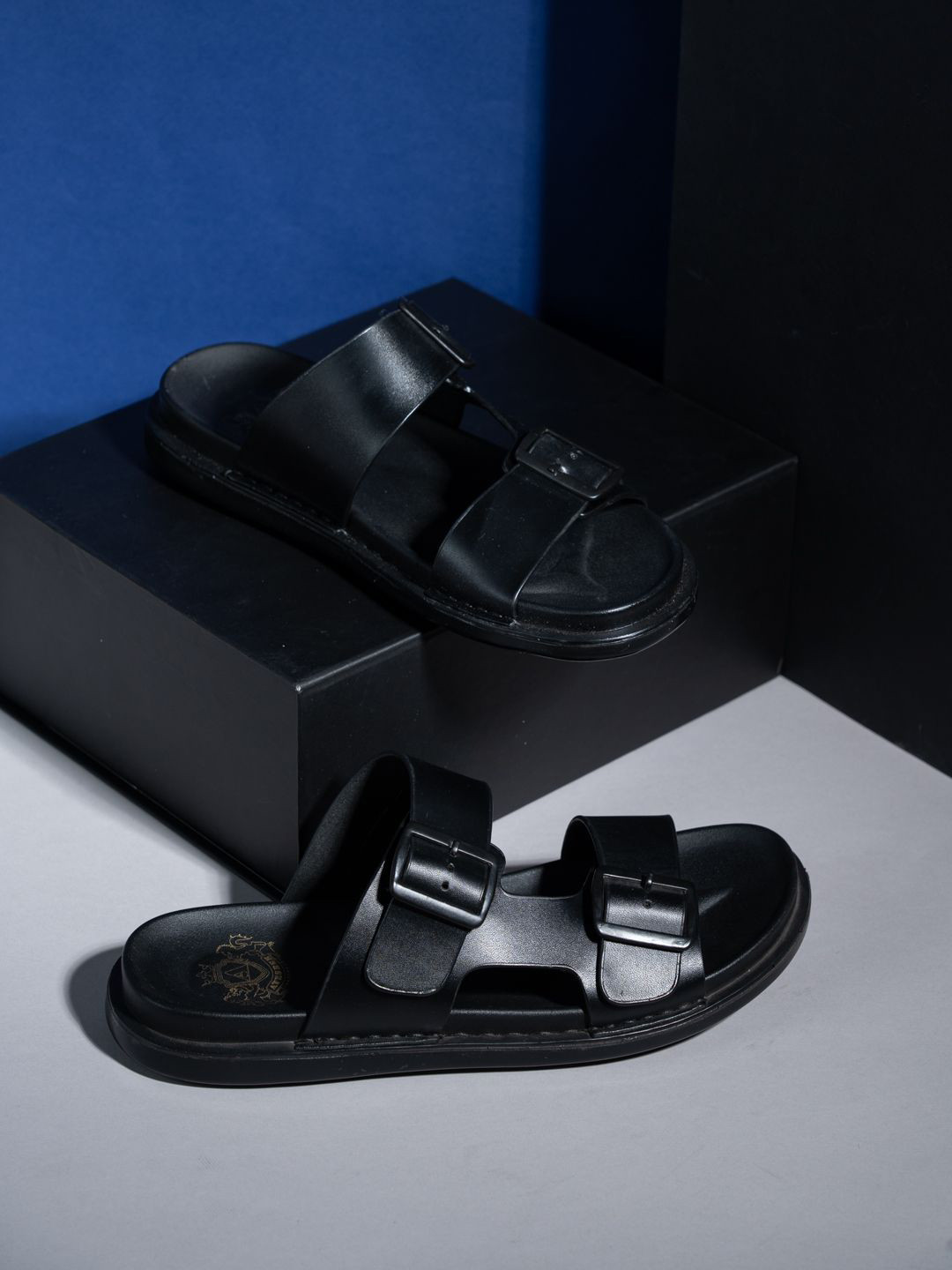 ATESBER by Inc.5 Men 4D Chassis Leather Comfort Sandals