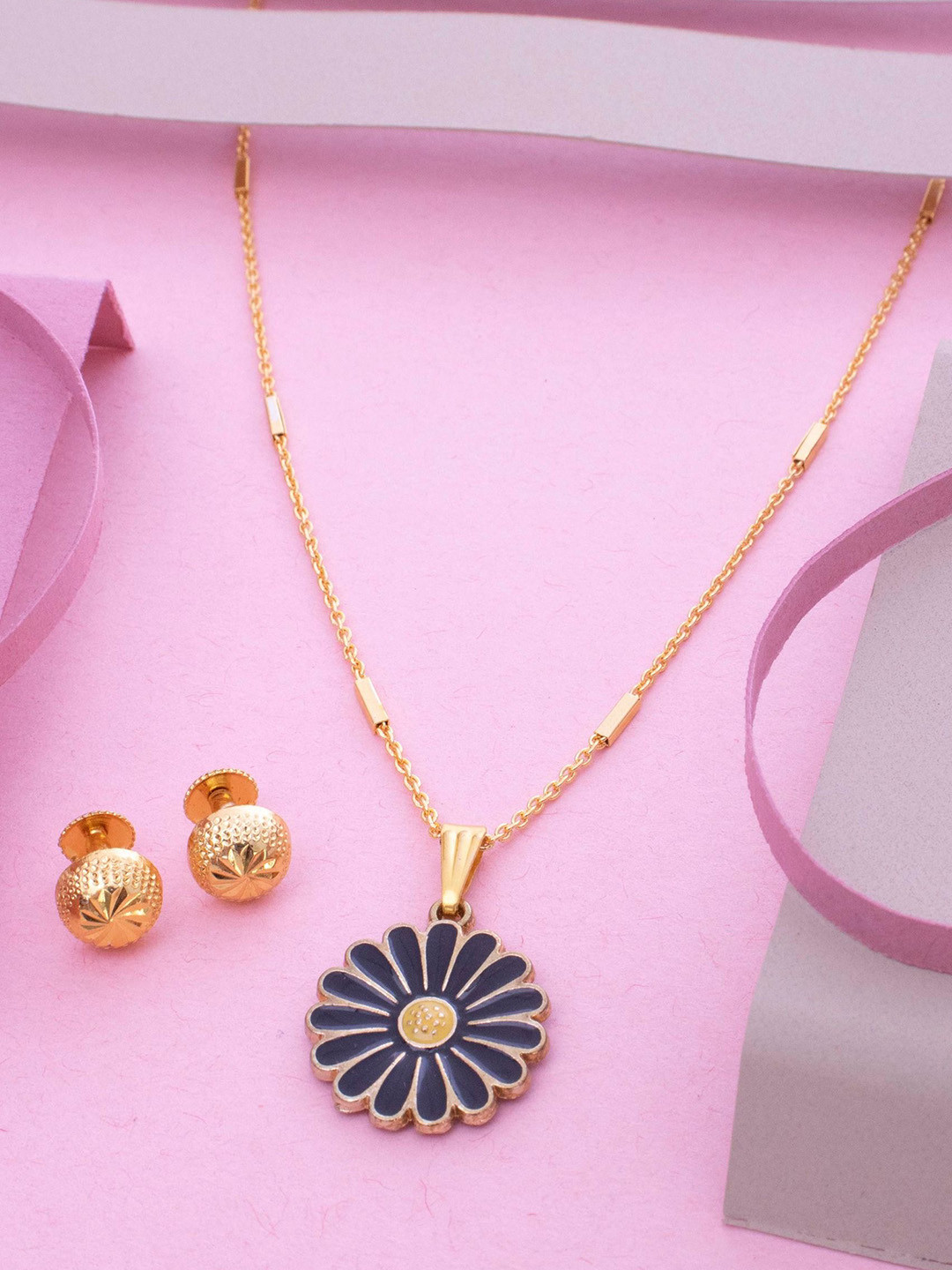 Ramdev Art Fashion Jwellery Gold-Plated Flower Shaped Pendant Jewellery Set