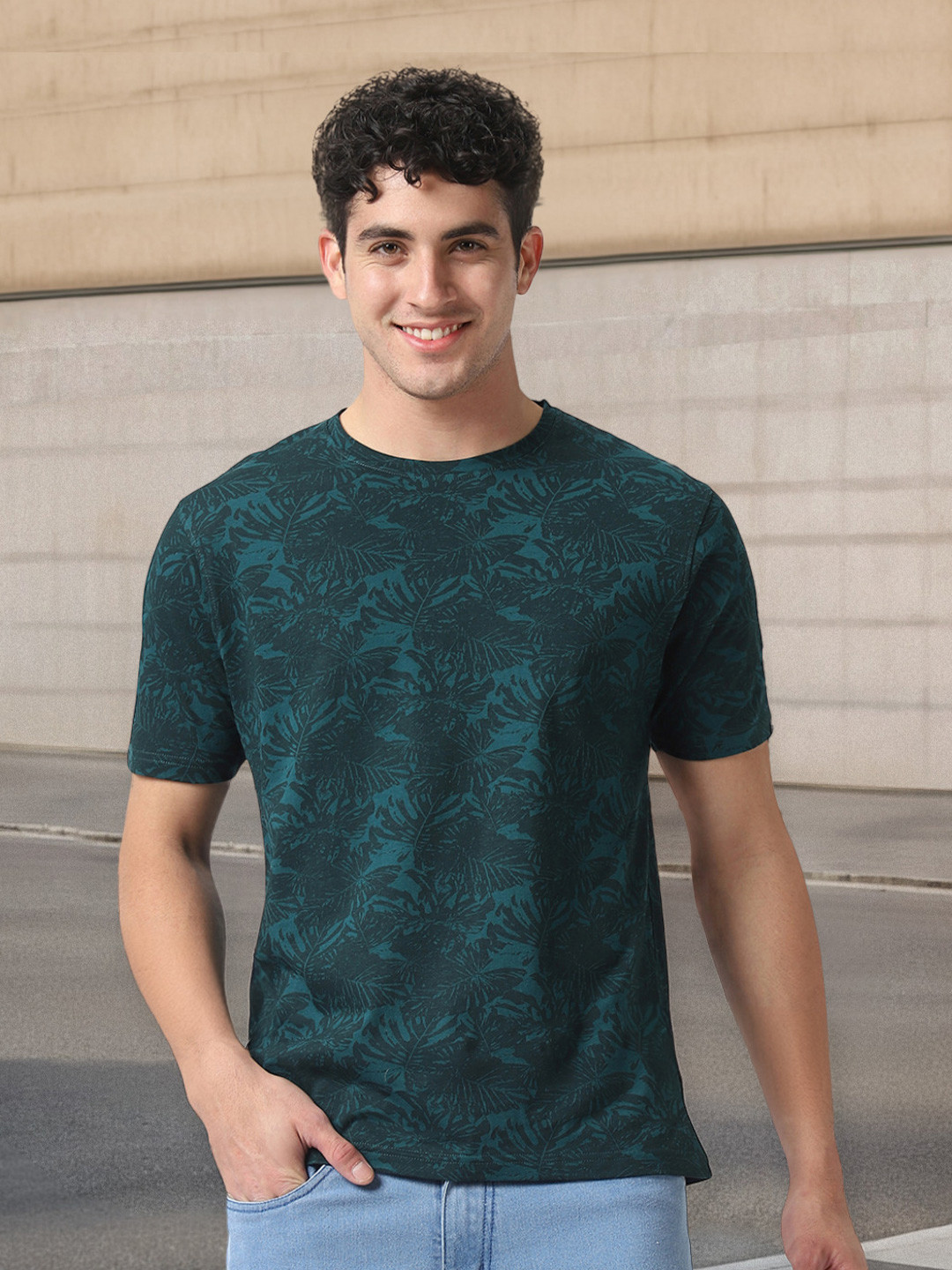 Urbano Fashion Men Teal Blue Tropical Printed Round Neck Pure Cotton Slim Fit T-shirt