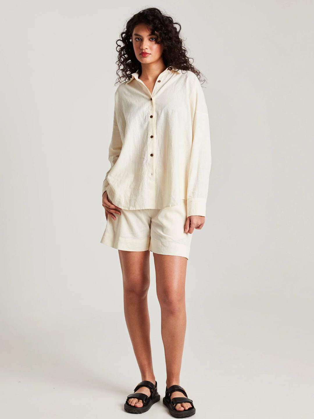Saphed Long Sleeves Linen Shirt With Shorts