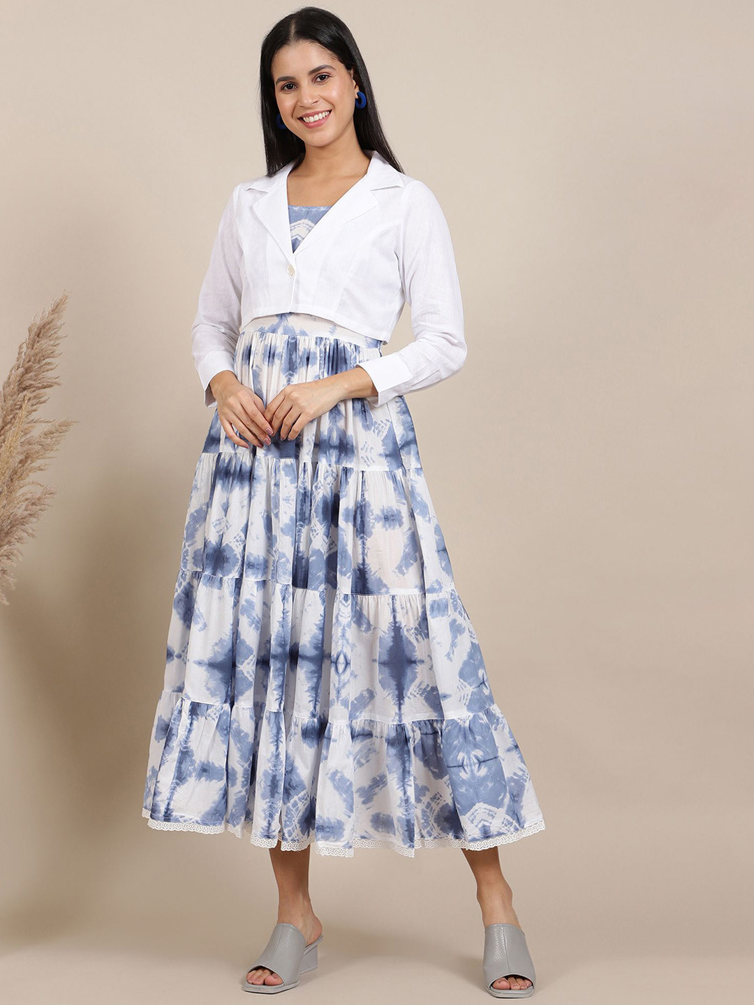 AURELIA Women Lapel Collar Solid Cotton Crop Blazer