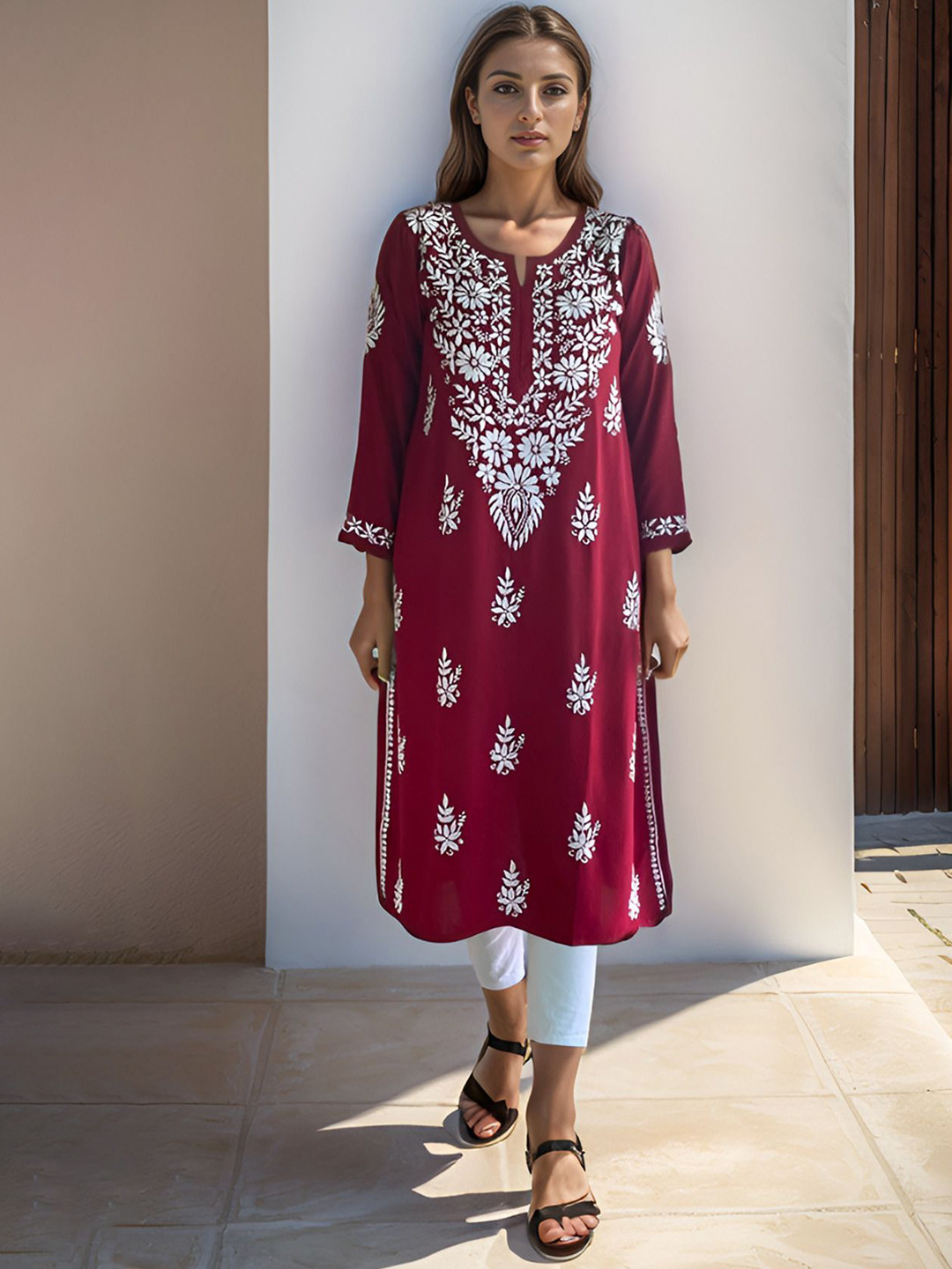 Elaasa Floral Embroidered Notch Neck Chikankari Straight Kurta