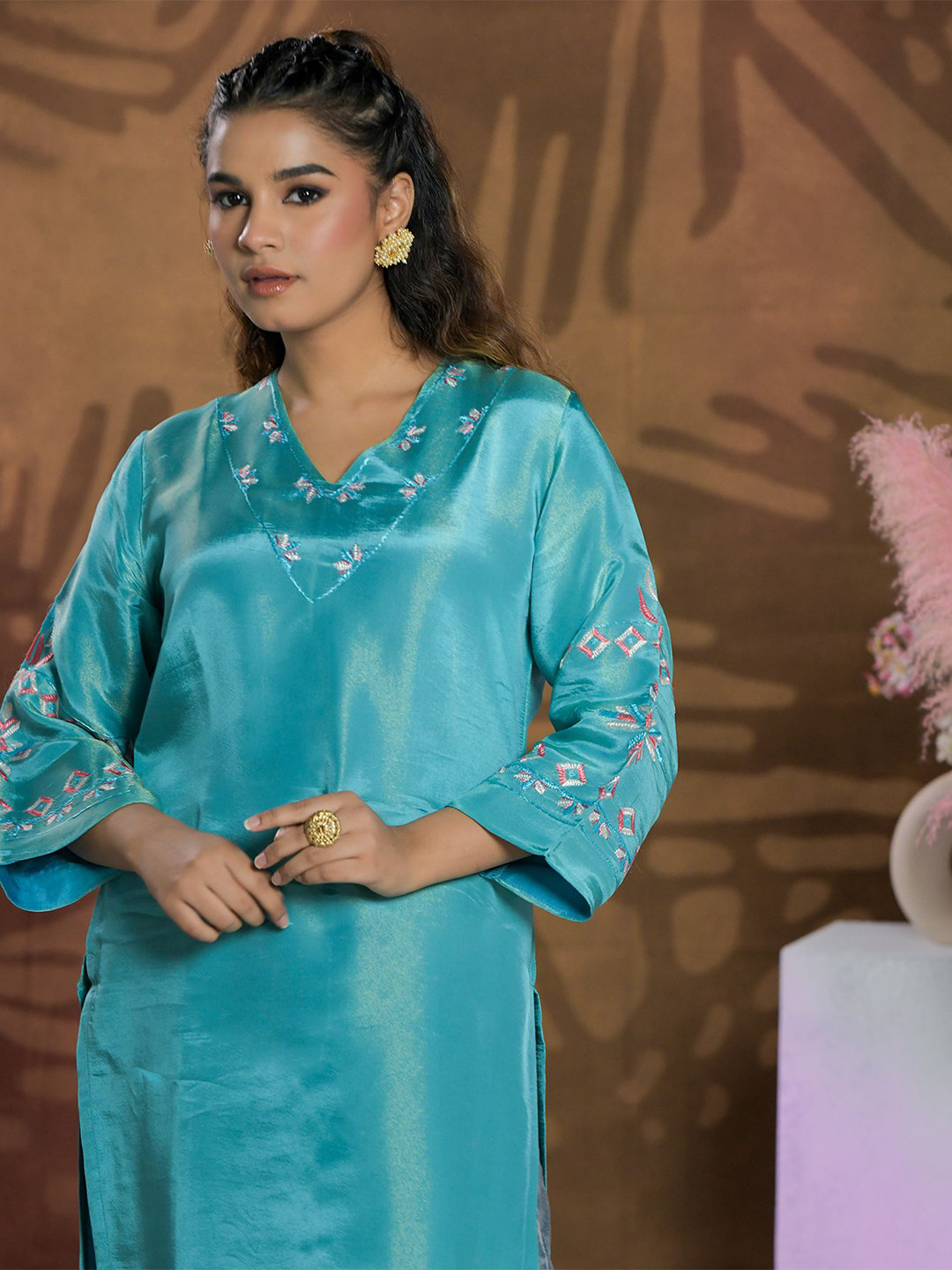 Phulkari Forever Hand Embroidered V-Neck Phulkari Tissue Kurta