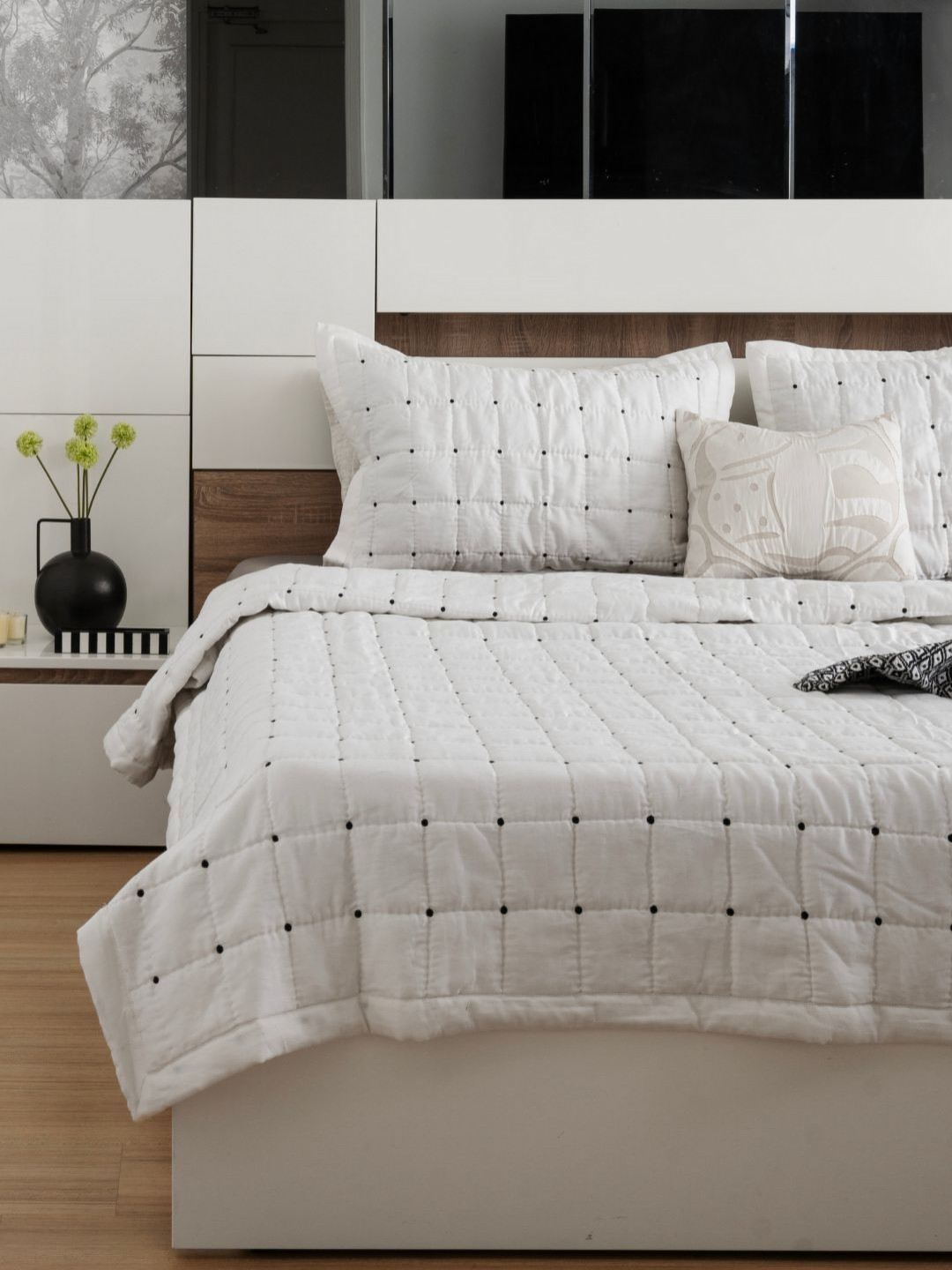 Rya Living Monochrome Quilted White Printed Cotton King Size Bed Cover With Pillow Covers