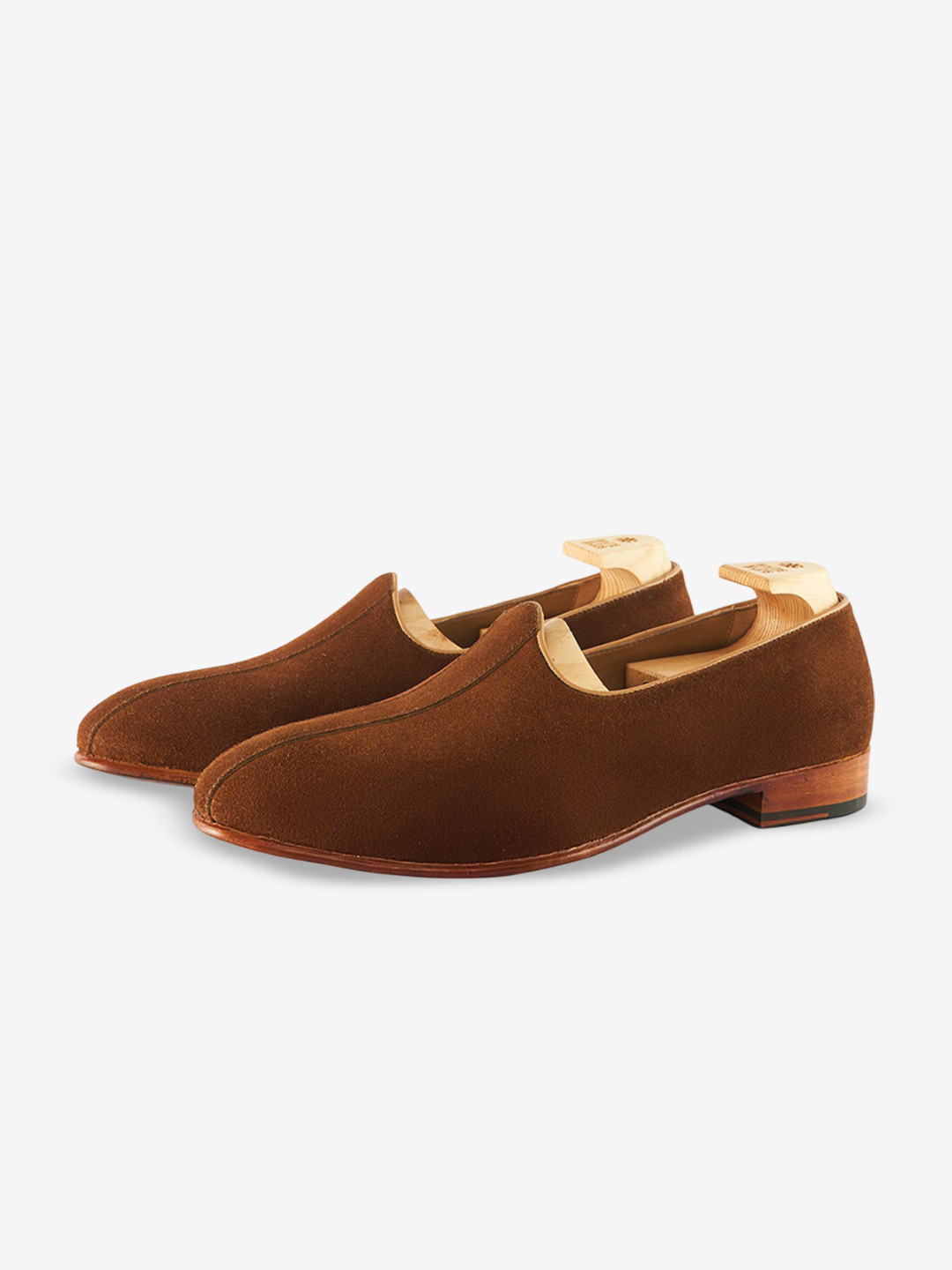 Whitemuds Men Tan Suede Jutiies