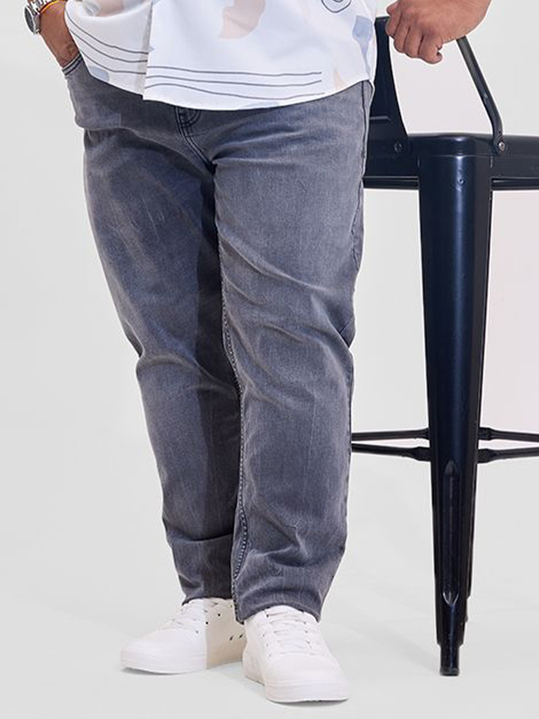 Snitch Men Charcoal Solid Slim Mid Rise Jeans