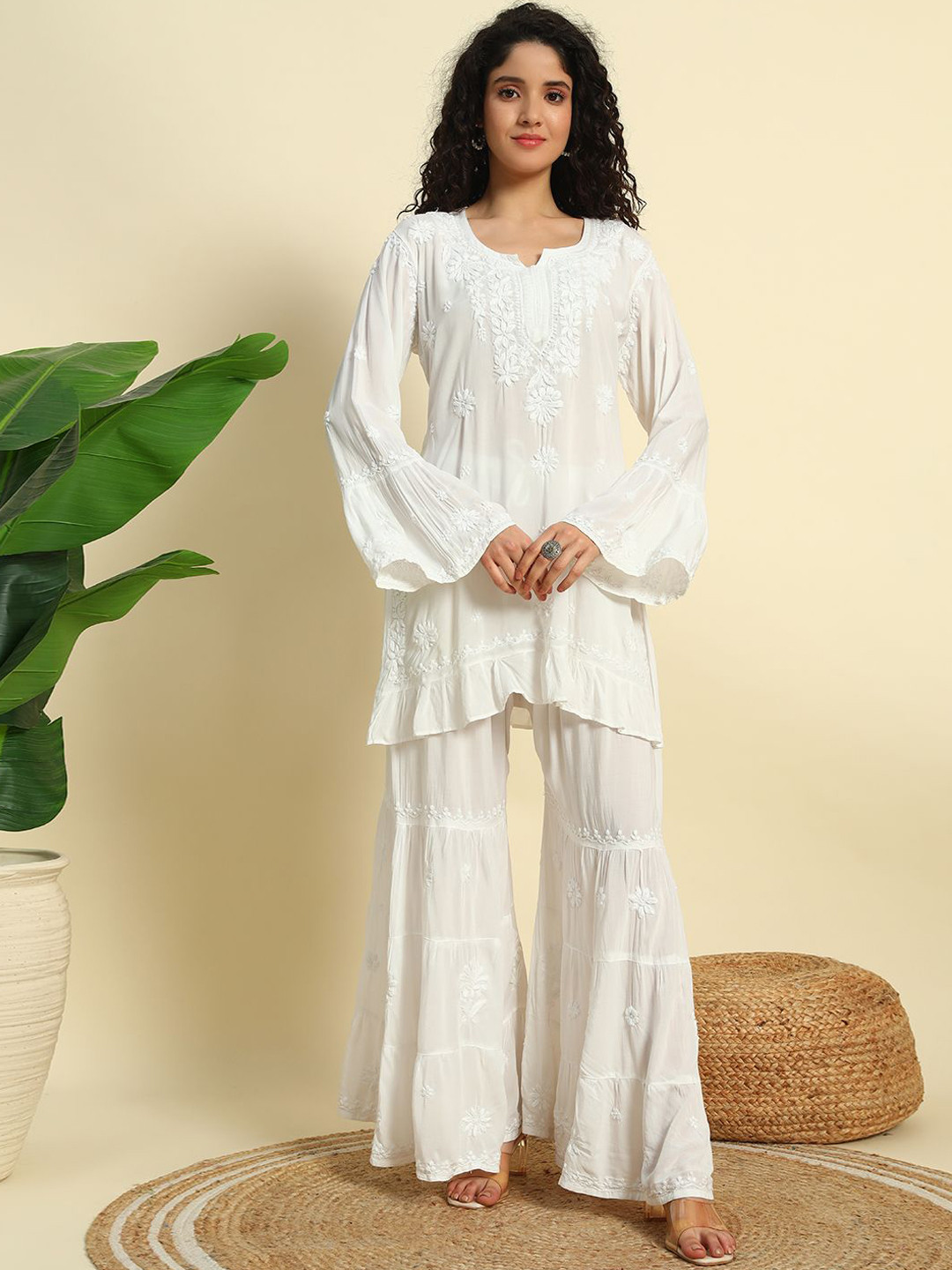 Fashionable Chikan Handikraft Floral Embroidered Chikankari Straight Kurti With Sharara