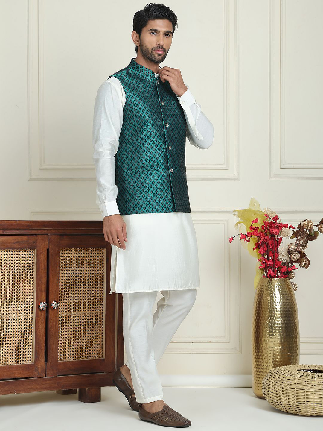 Anouk White Band Collar Straight Kurta With Pyjamas & Nehru Jacket