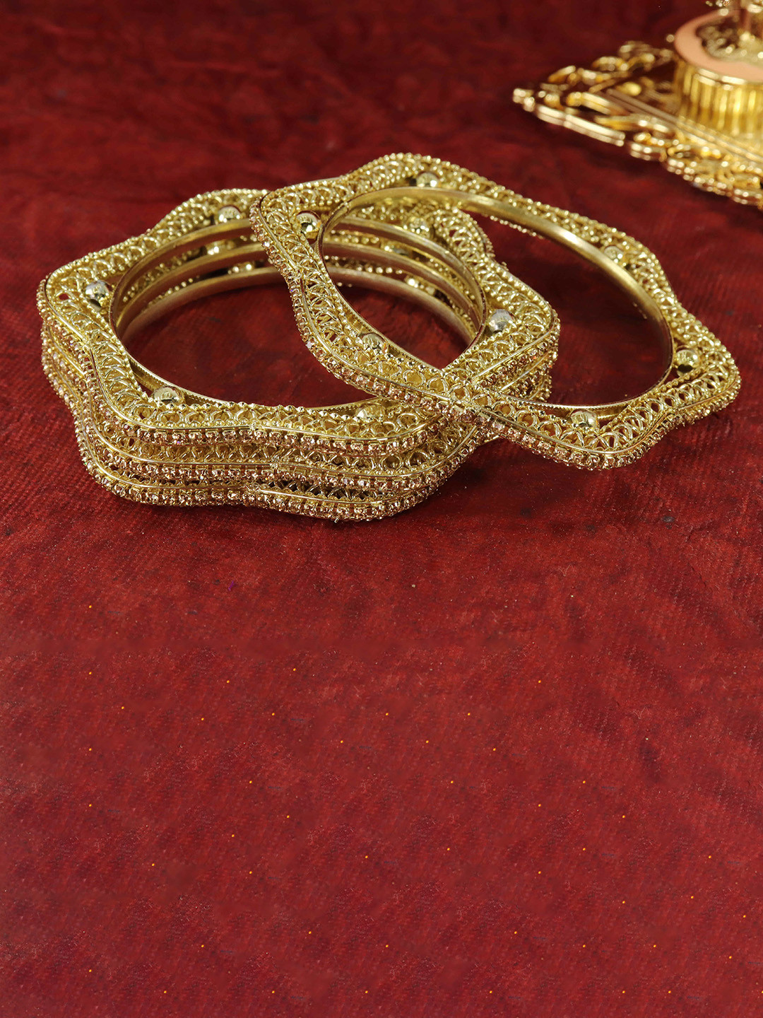 ZULKA Set Of 4 Gold-Plated Zircon Diamonds Stone-Studded Star Design Bangles