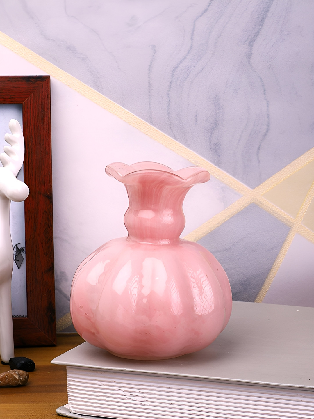 TAYHAA Peach-Coloured & White Ruffled Glass Flower Vase