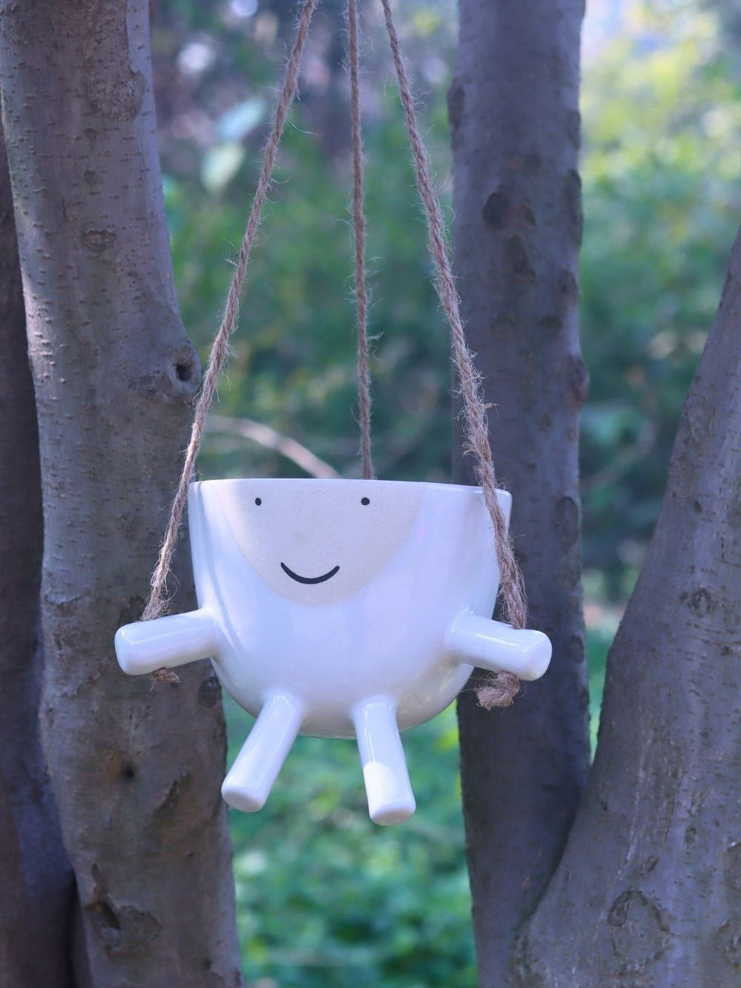 WEAVING HOMES White Ceramic Pinteresty Swing Planter