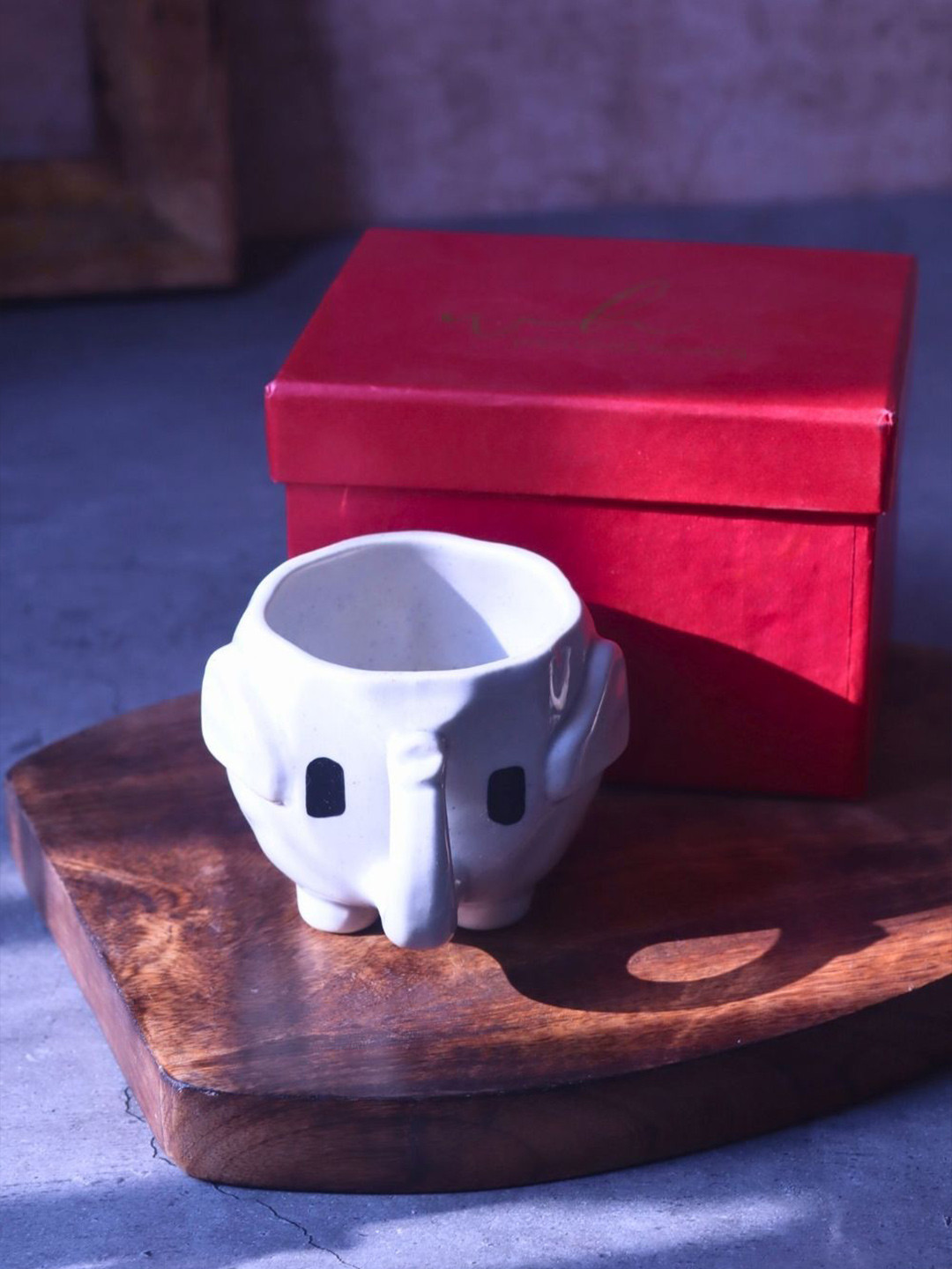 WEAVING HOMES Rakshabandhan Gift White Textured Ceramic Microwave Safe Mug-250ml