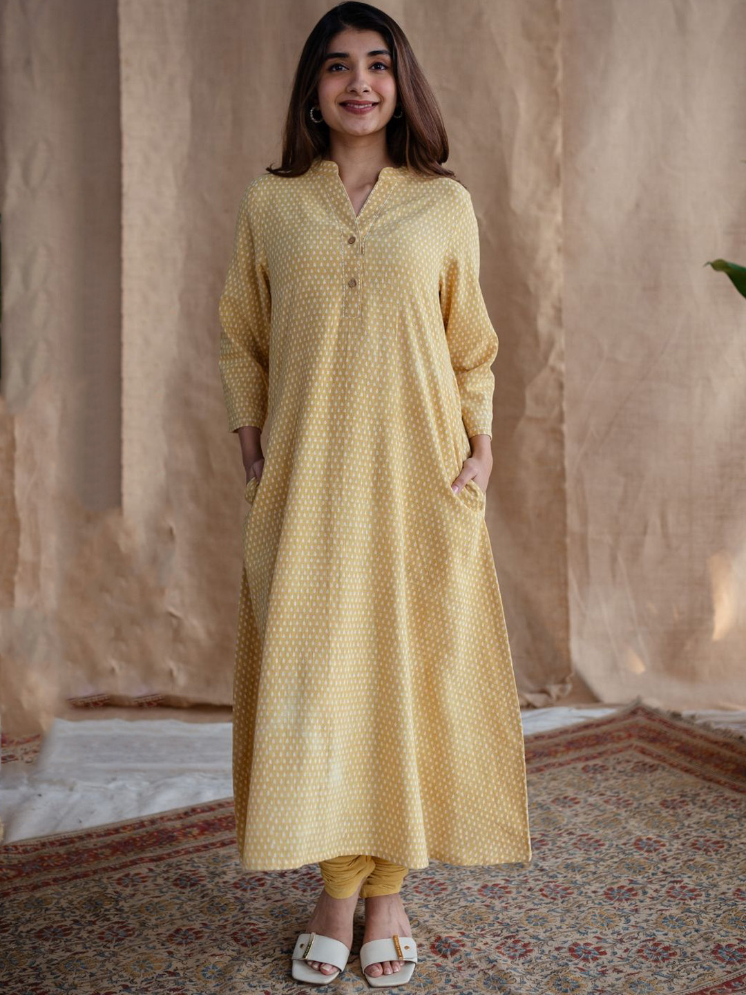 THE INDIAN ETHNIC CO Yellow Dabu Slub Cotton Embroidery Kurta