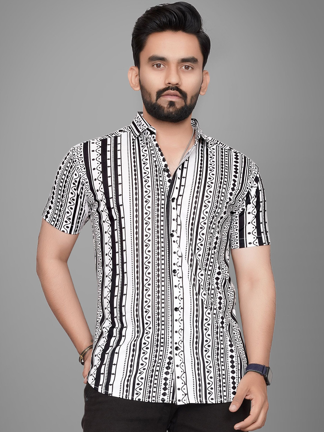 Metronaut Men Spread Collar Geometric Printed Elastane Casual Shirt