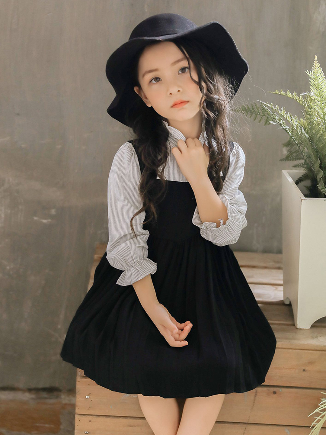 LULU & SKY Girls Square Neck Accordion Pleats Black Striped-sleeve Short Pinafore Dress