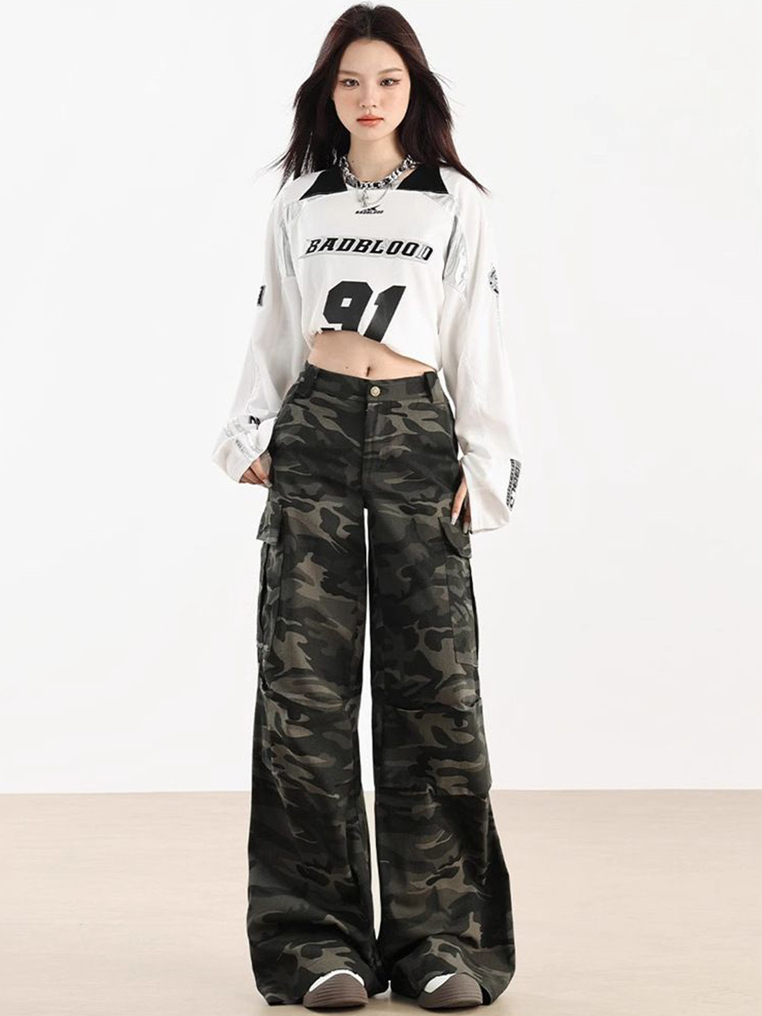 DressBerry Women Wide Leg High-Rise Camouflage Printed Light Fade Jeans