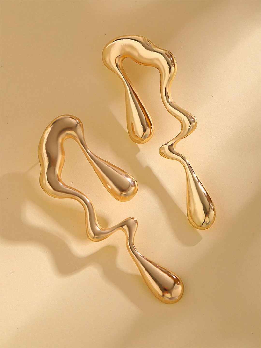 ISHKAARA Gold-Plated Contemporary Majestic Chunky Drop Earrings
