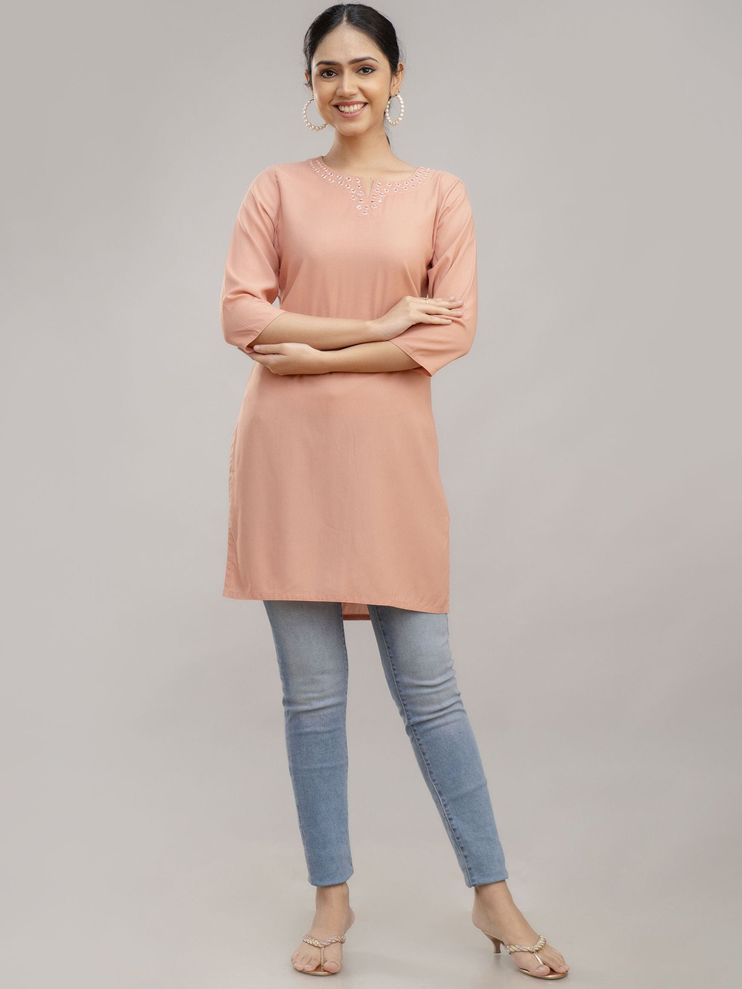 KARAGRE Mirror Work Notch Neck Straight Kurta