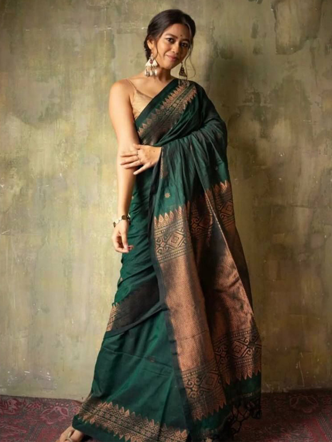 VILLE FASHION Woven Design Zari Art Silk Kanjeevaram Saree