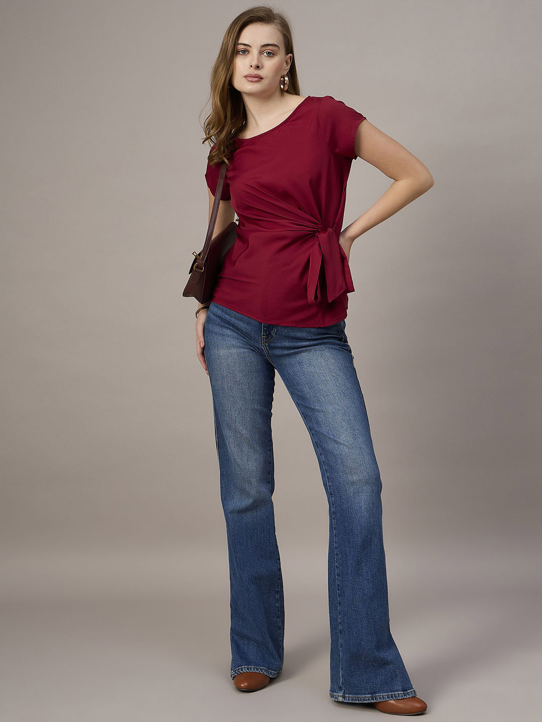 The Roadster Lifestyle Co Round Neck Top With Front Knot