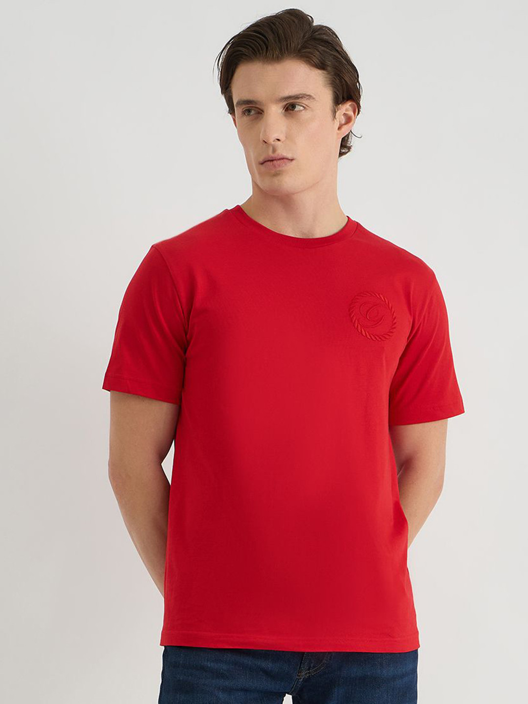 GANT Men Solid Round Neck Crest Graphic Cotton T-shirt