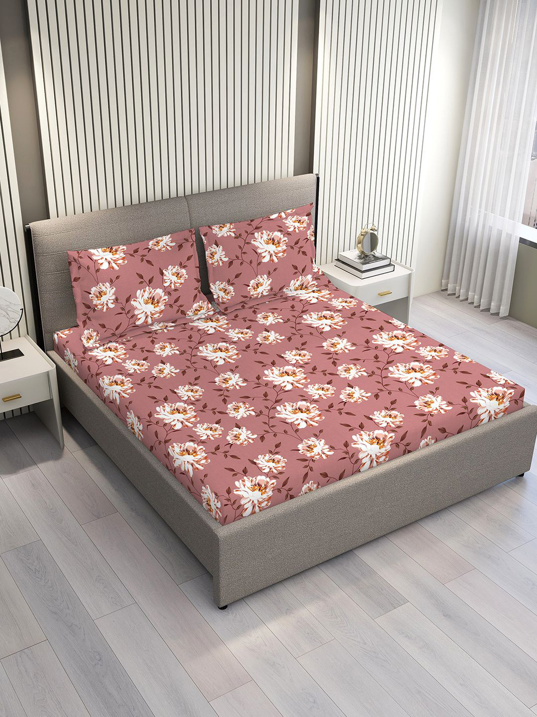 Layers Purple & White Floral Printed Microfiber King Bedsheet Set 2.74 m x 2.74 m