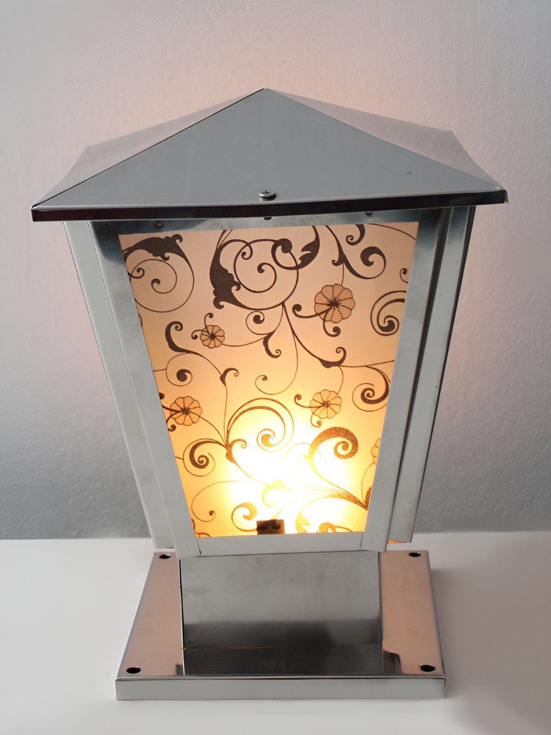 SHREE KALA HOME DECOR Silver-Toned & Grey Printed Metal Square Shaped Wall Lamp