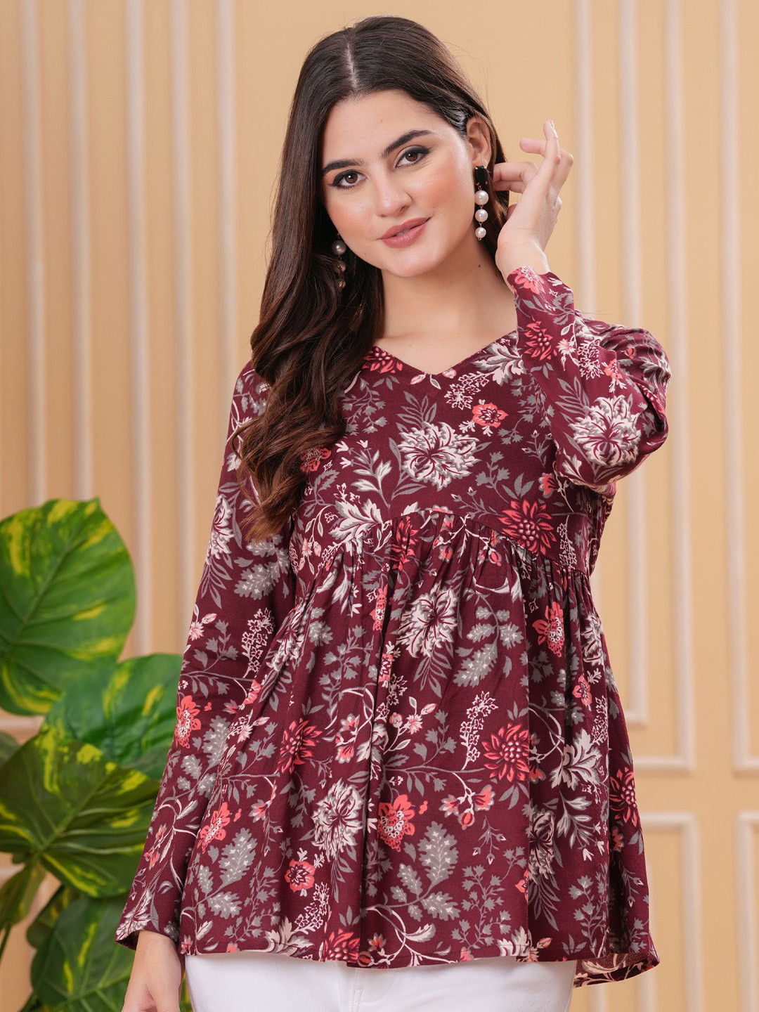 Light Daisy Floral Print V-Neck A-line Regular Top