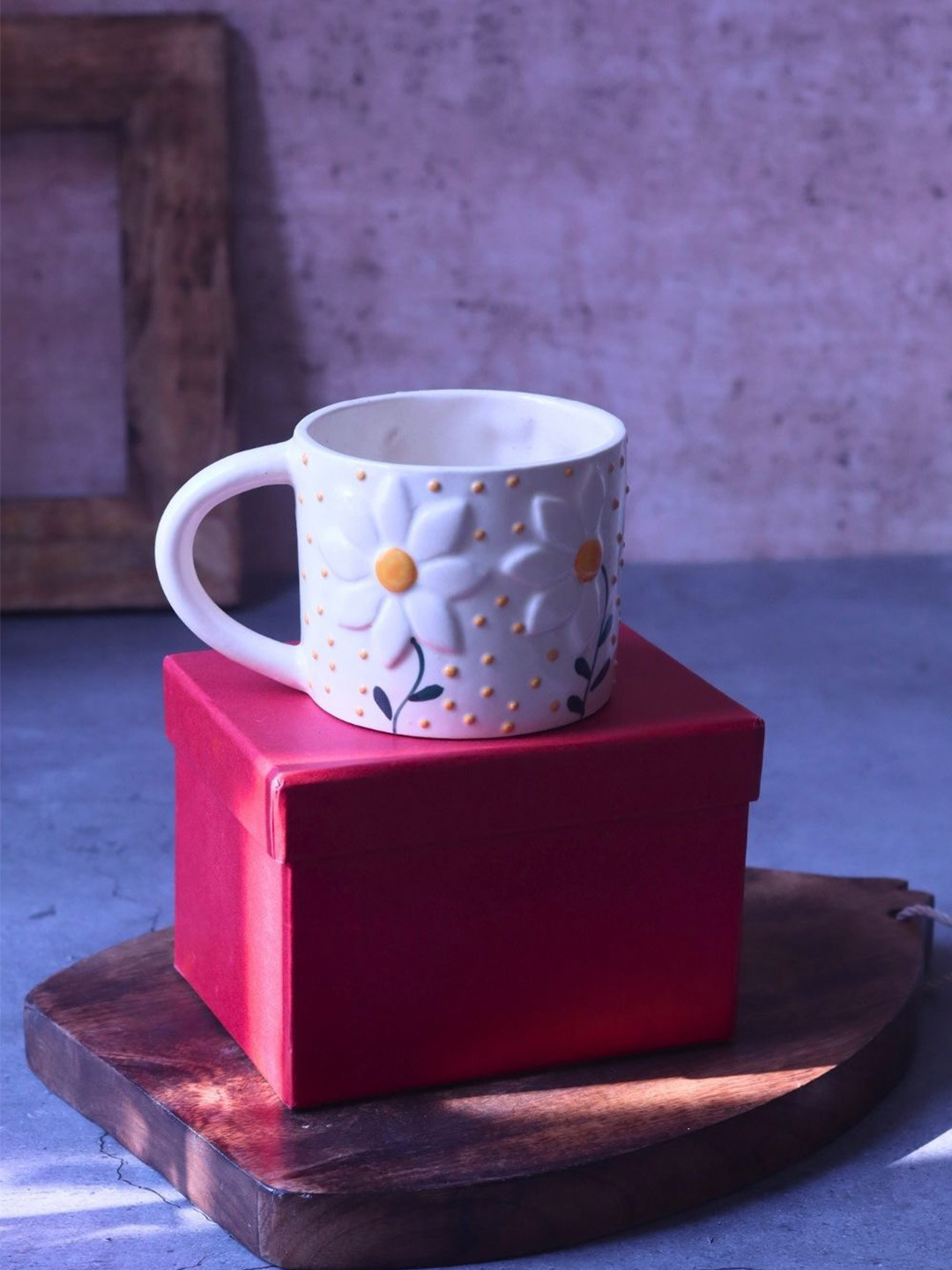 WEAVING HOMES White and Yellow Wildflower Textured Ceramic Glossy Mug 350 ml