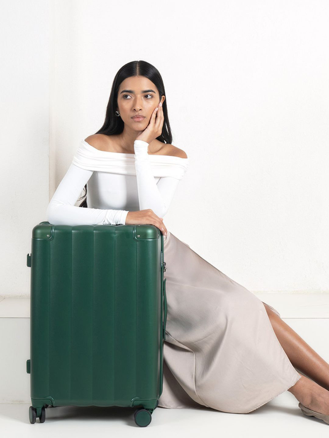 Assembly Iris Green Premium Trolley Bag 24 Inches with 3 Packing Organisers