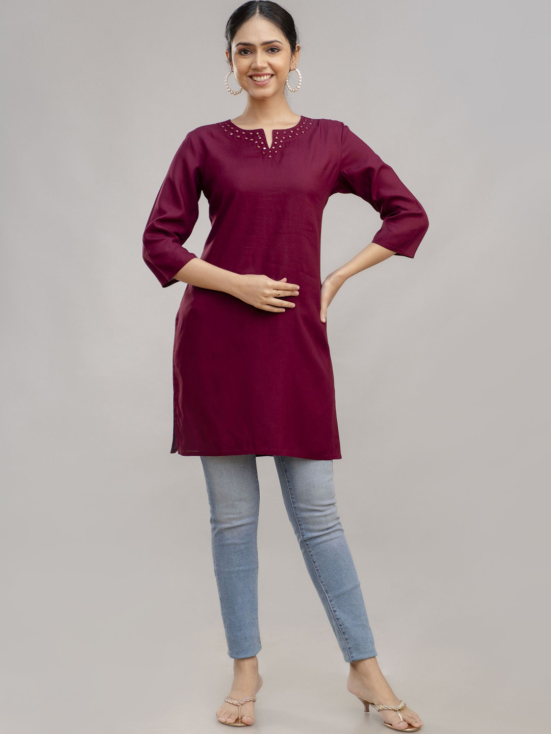 KARAGRE Notch Neck Mirror Work Straight Short Kurtas