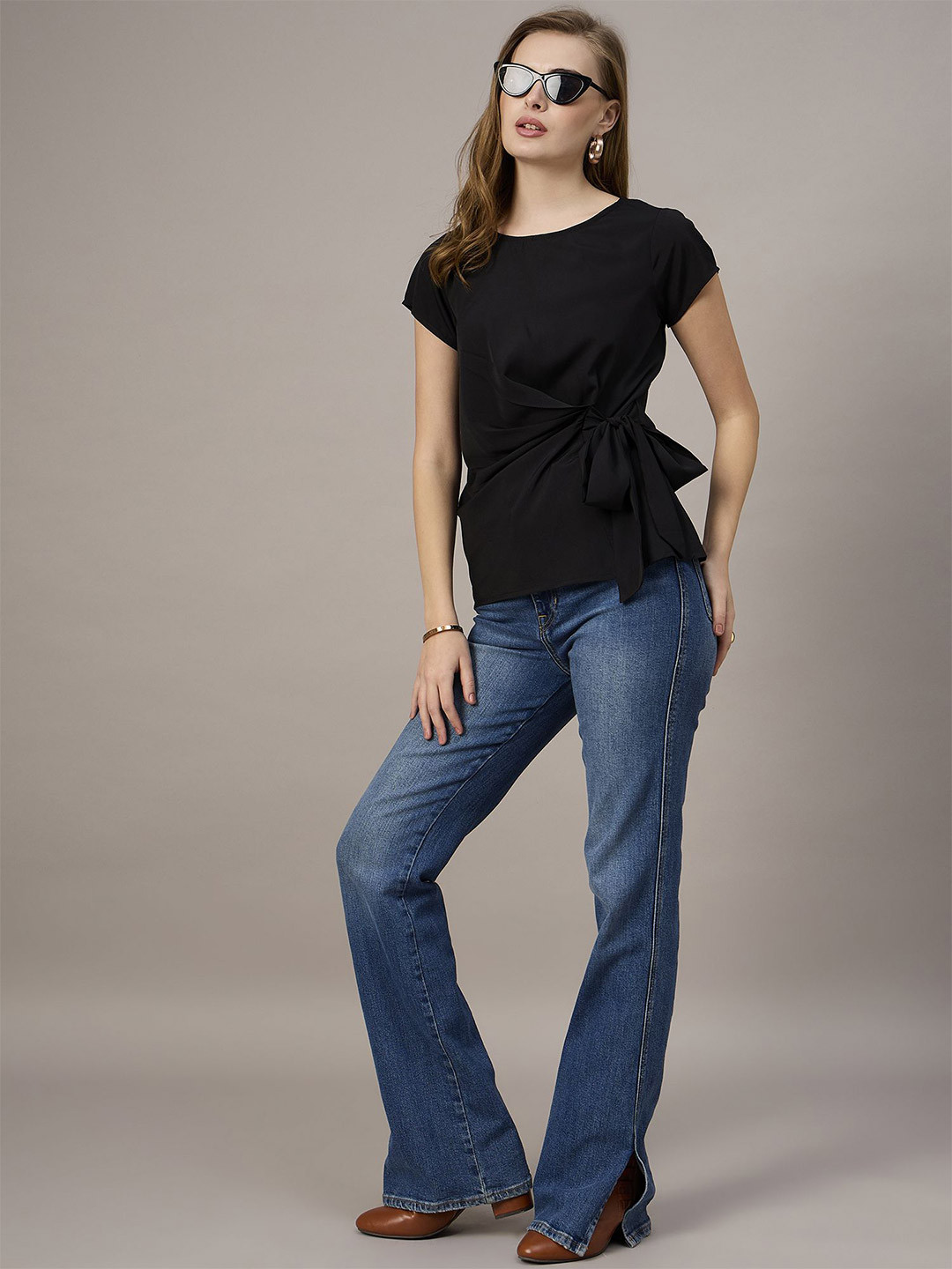 The Roadster Lifestyle Co Round Neck Top With Front Knot