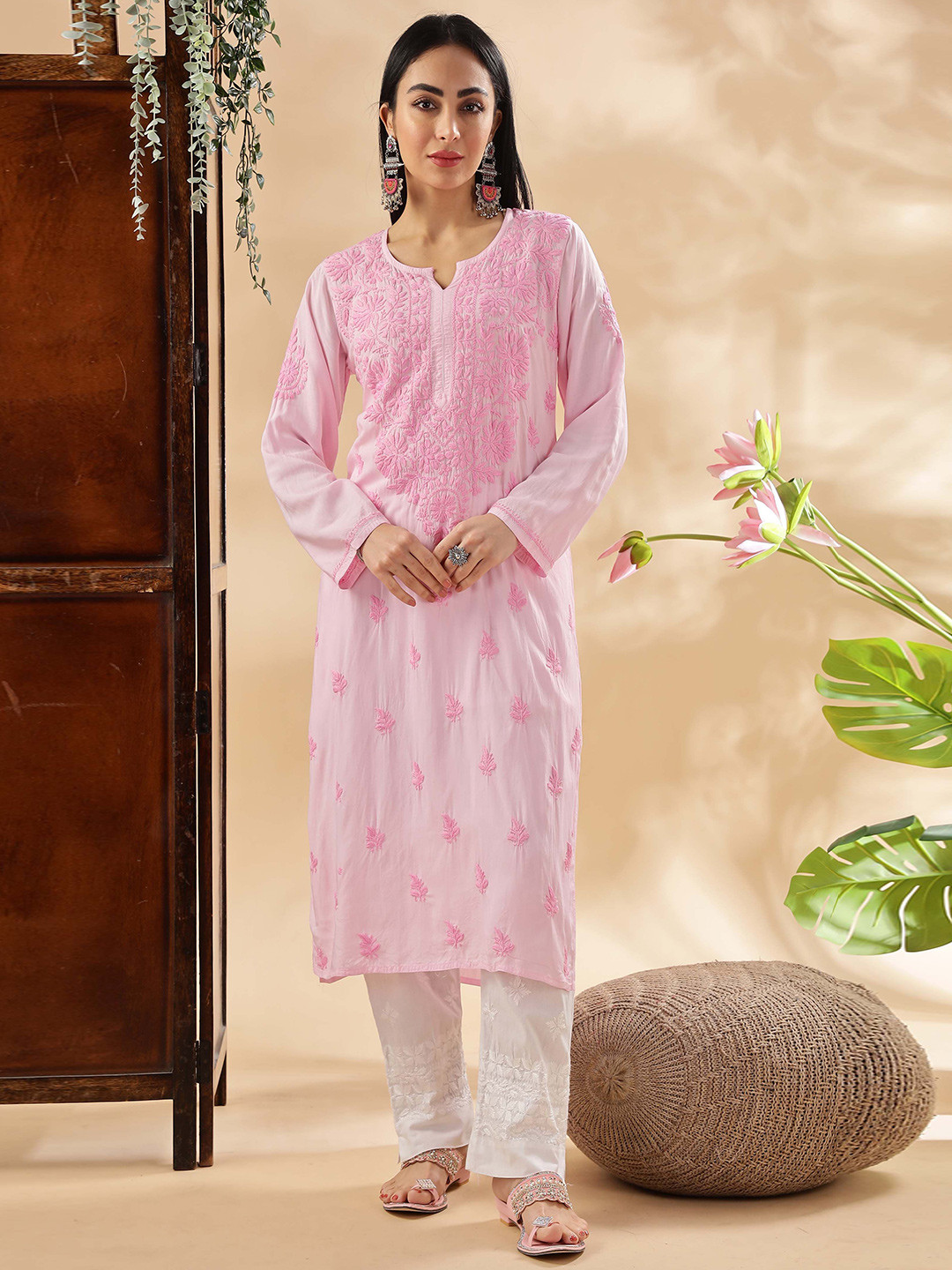 Club Loom Women Floral Embroidered Chikankari Pure Cotton Handloom Chikankari Kurti