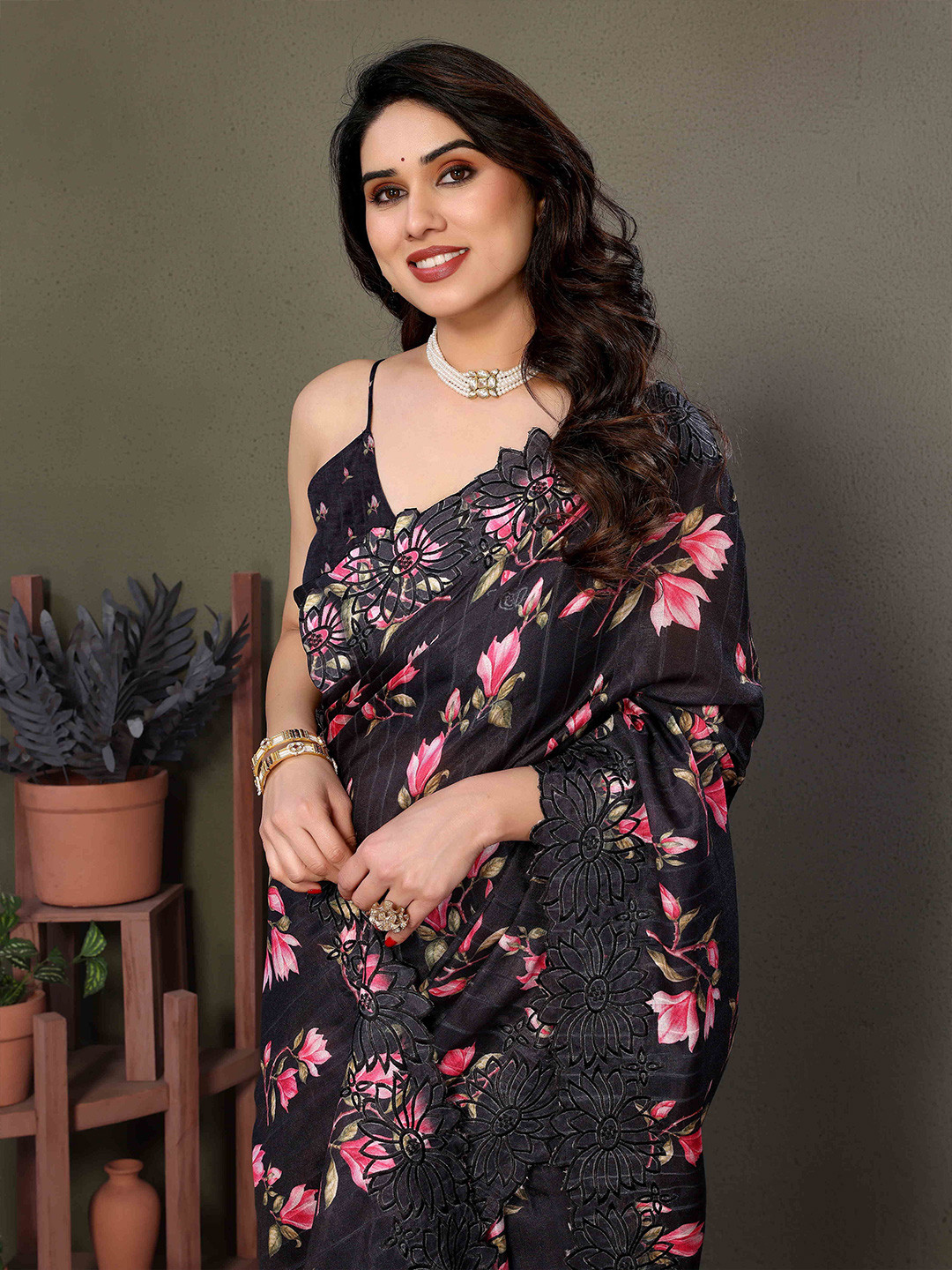 Bandhanivilla Floral Embroidered Tussar Saree