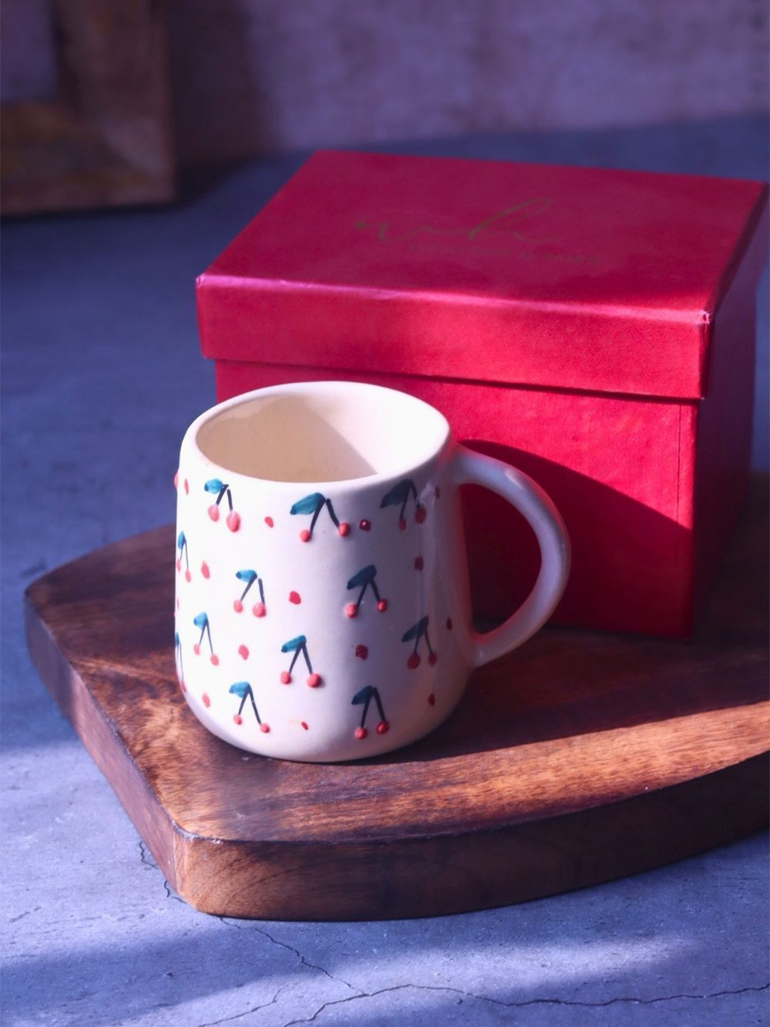 WEAVING HOMES White & Green Cherry Embossed Textured Ceramic Glossy Mug 250 ml