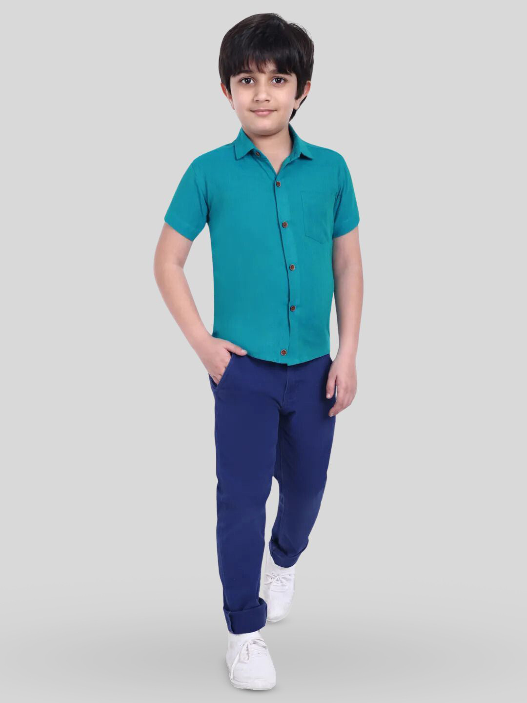 MOSHI Boys Classic Fit Spread Collar Solid Cotton Casual Shirt