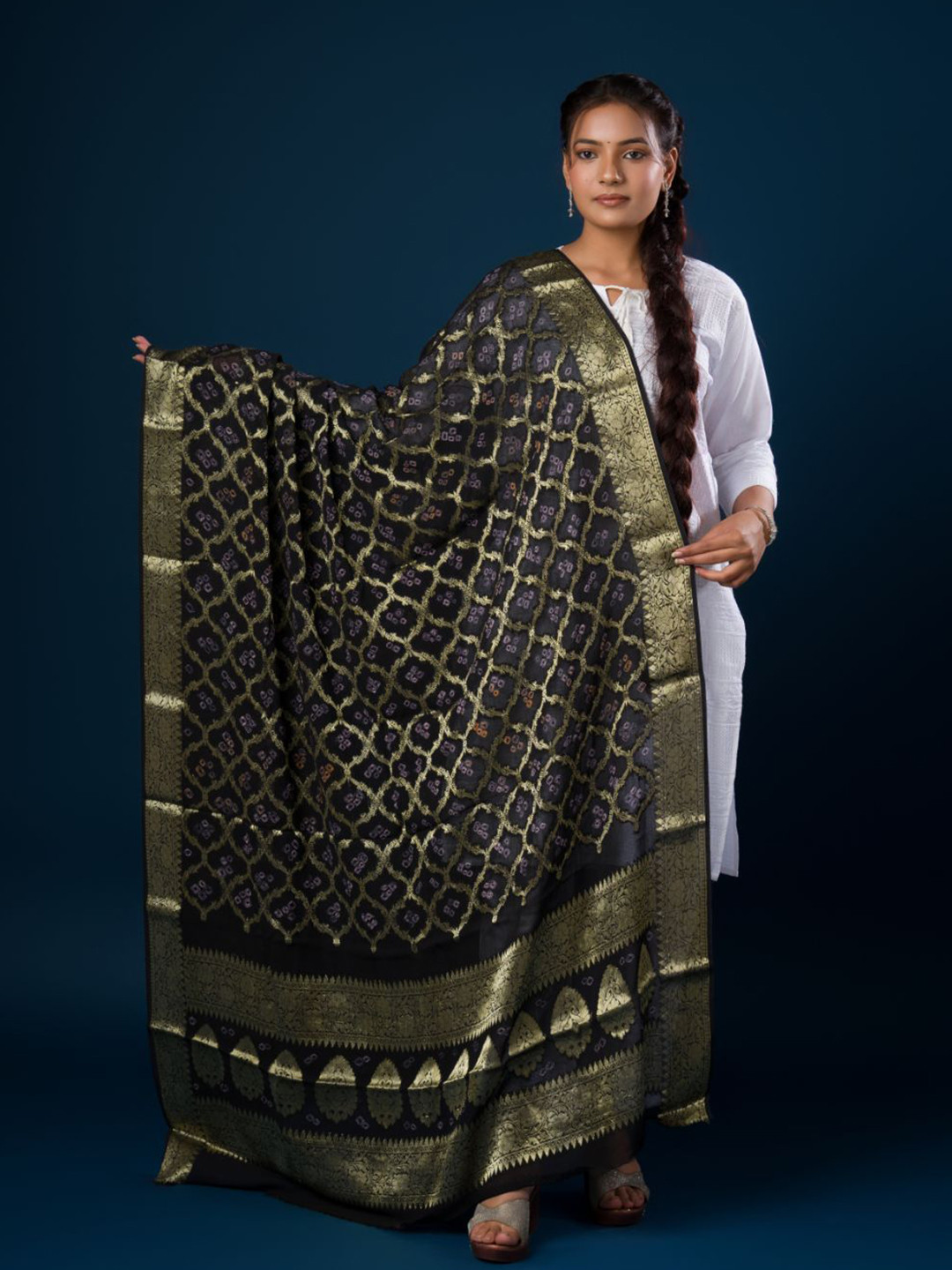 KCPC BANDHANI Woven Design Pure Georgette Banarasi Dupatta With Zari