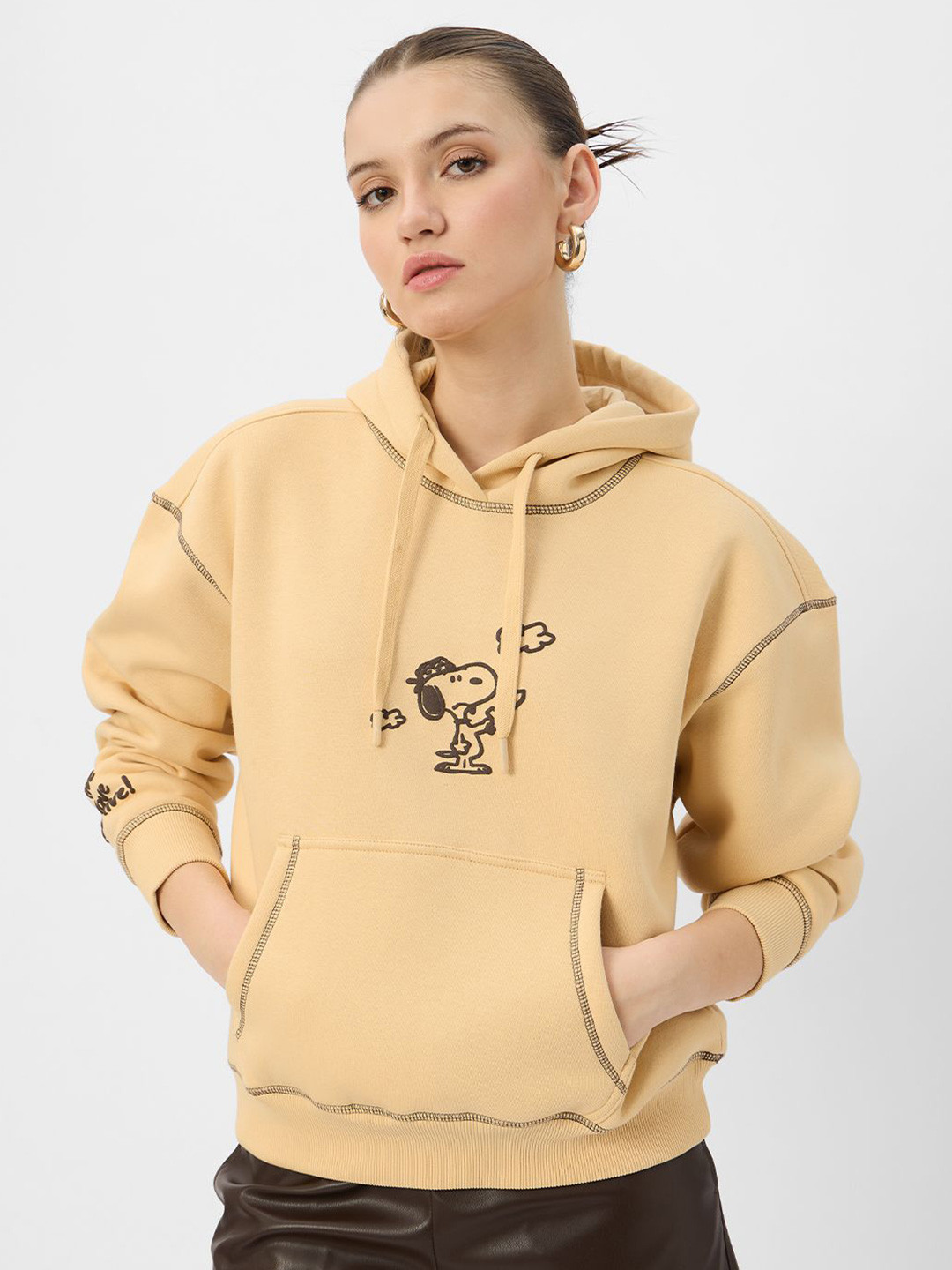 The Souled Store Women Peanuts Against The World Printed Hooded Sweatshirt