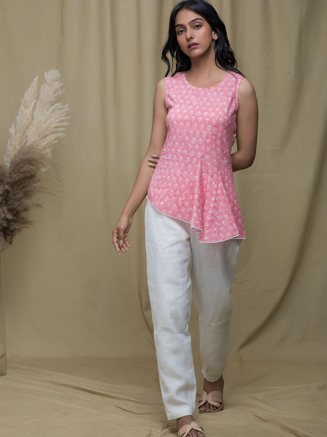 Dhanak Women Floral Printed Asymmetric A-Line Top