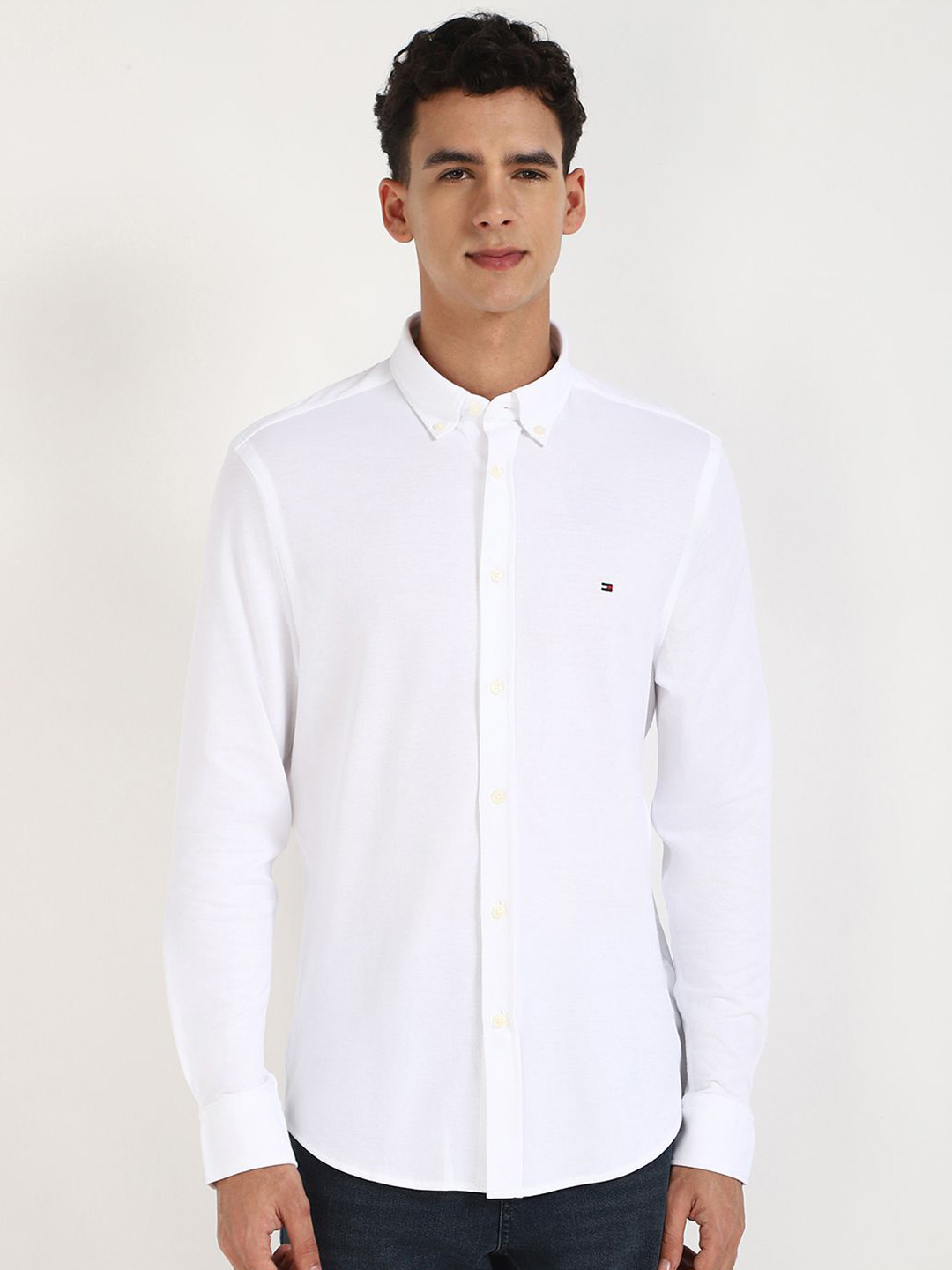 Tommy Hilfiger Men PERFORMANCE OXF Slim Fit Button-Down Collar Solid Cotton Casual Shirt