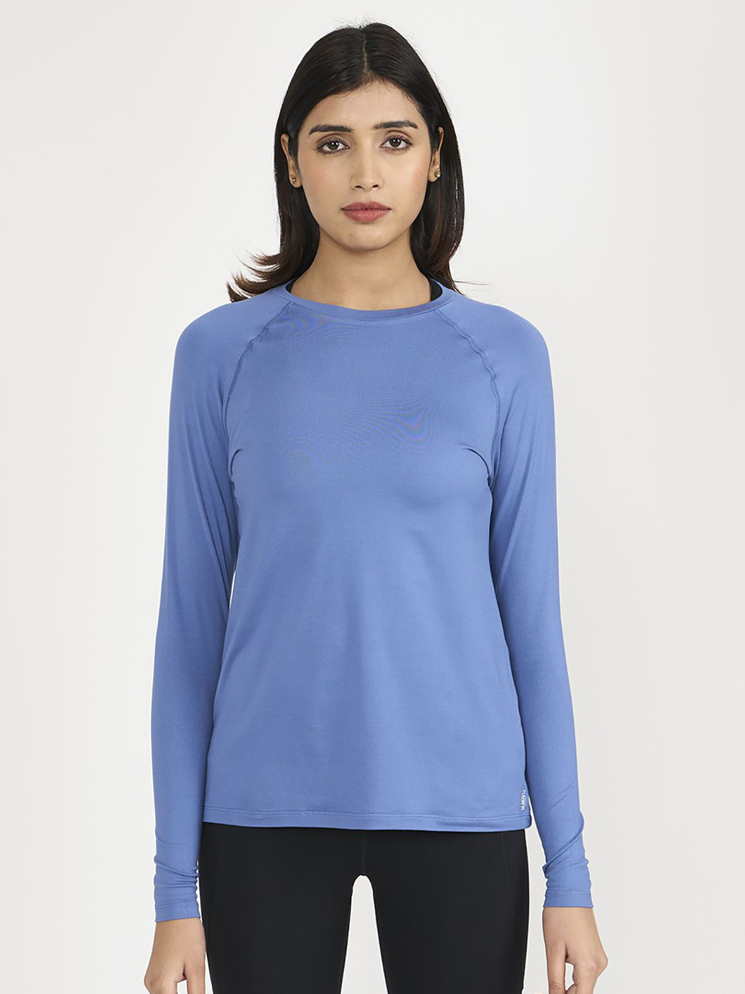 Hunnit Women Zen Round Neck Long Sleeves Activewear Gym Training Top