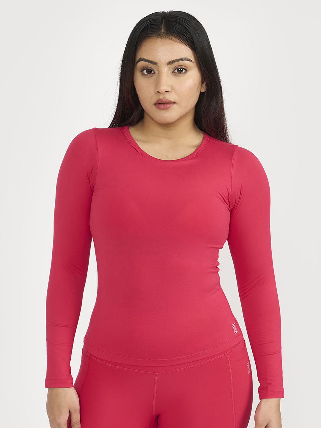 Hunnit Women Zen Full Sleeves Round Neck In-Built Sports Bra Tank Top Activewear