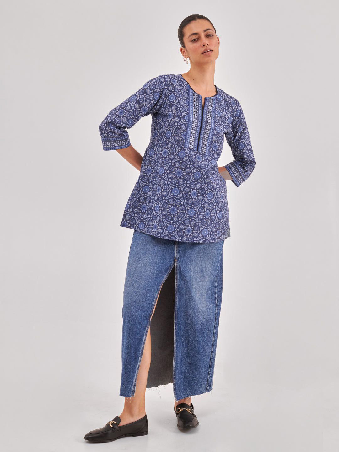 KIRNYA Floral Printed Top